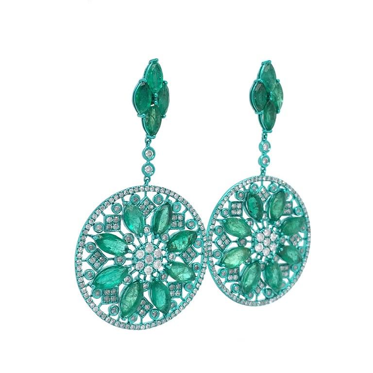 18K Green Rhodium Gold.
Emeralds: 10.59ct total weight.
Diamonds: 2.46ct total weight.
All diamonds are G-H/SI stones.