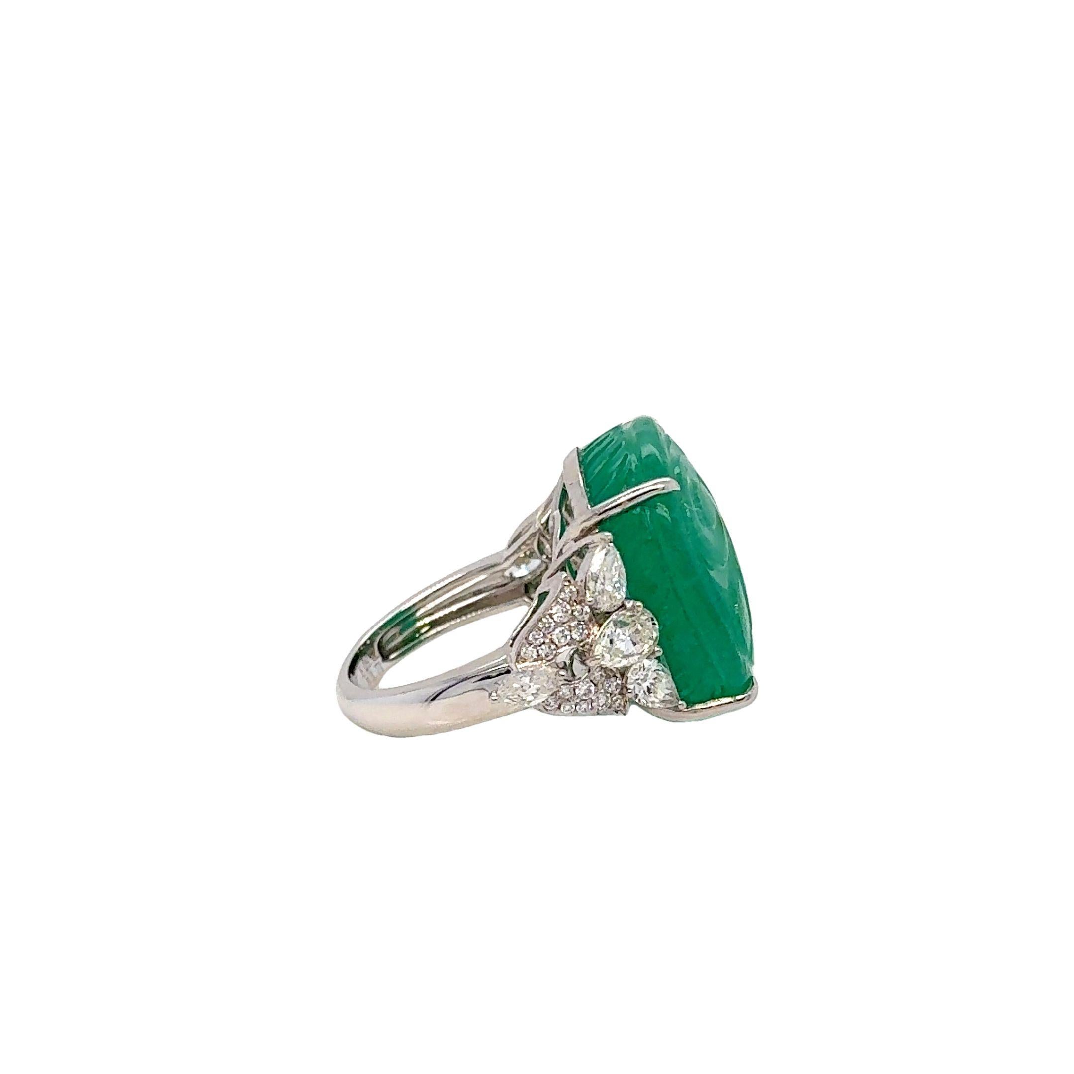 Contemporary RUCHI 29.62 Carat Colombian Emerald & Diamond White Gold Engraved Cocktail Ring For Sale