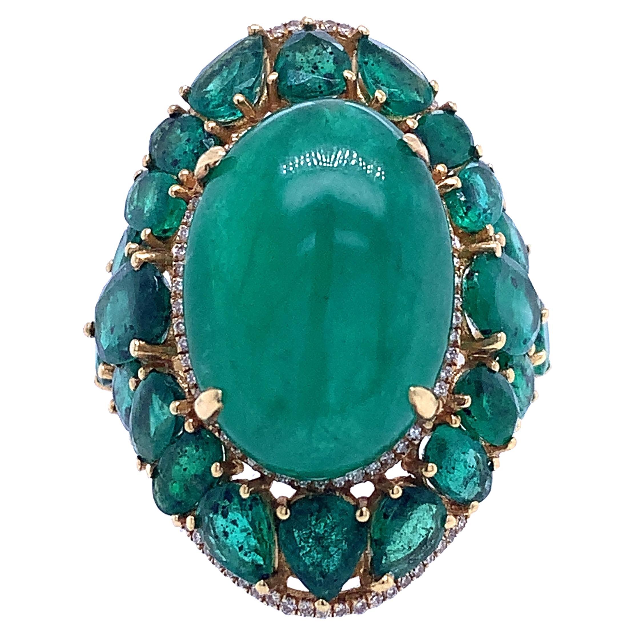 RUCHI Esmeralda colombiana de 11,51 quilates y pavé de diamantes Anillo de cóctel de oro amarillo