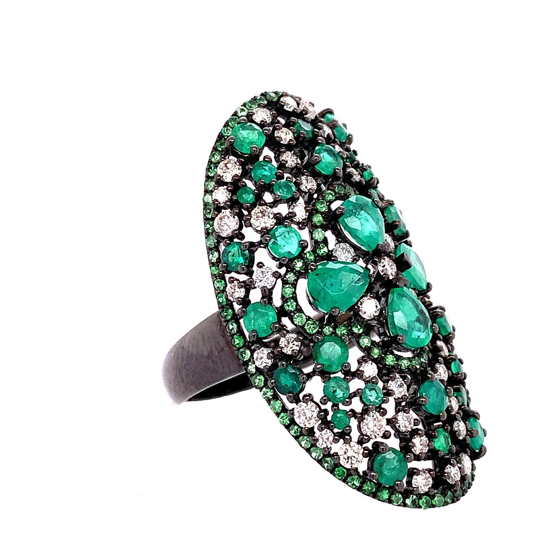 18K Black Rhodium Gold
Ring size: US 6 size.
Emerald: 2.76ct total weight.
Green Garnet: 0.53ct total weight.
Diamond: 0.92ct total weight.
All Diamonds are G-H/SI stones.