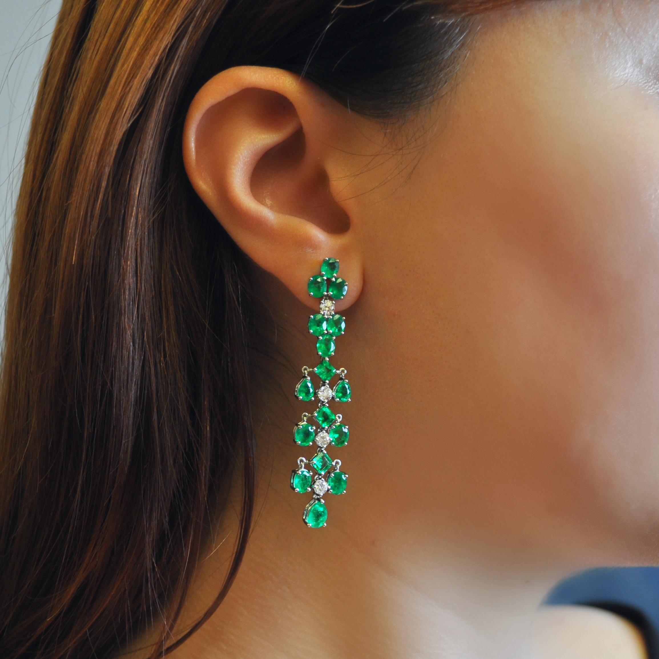 Contemporary RUCHI Colombian Emerald and Diamond White Gold Chandelier Dangle Earrings For Sale