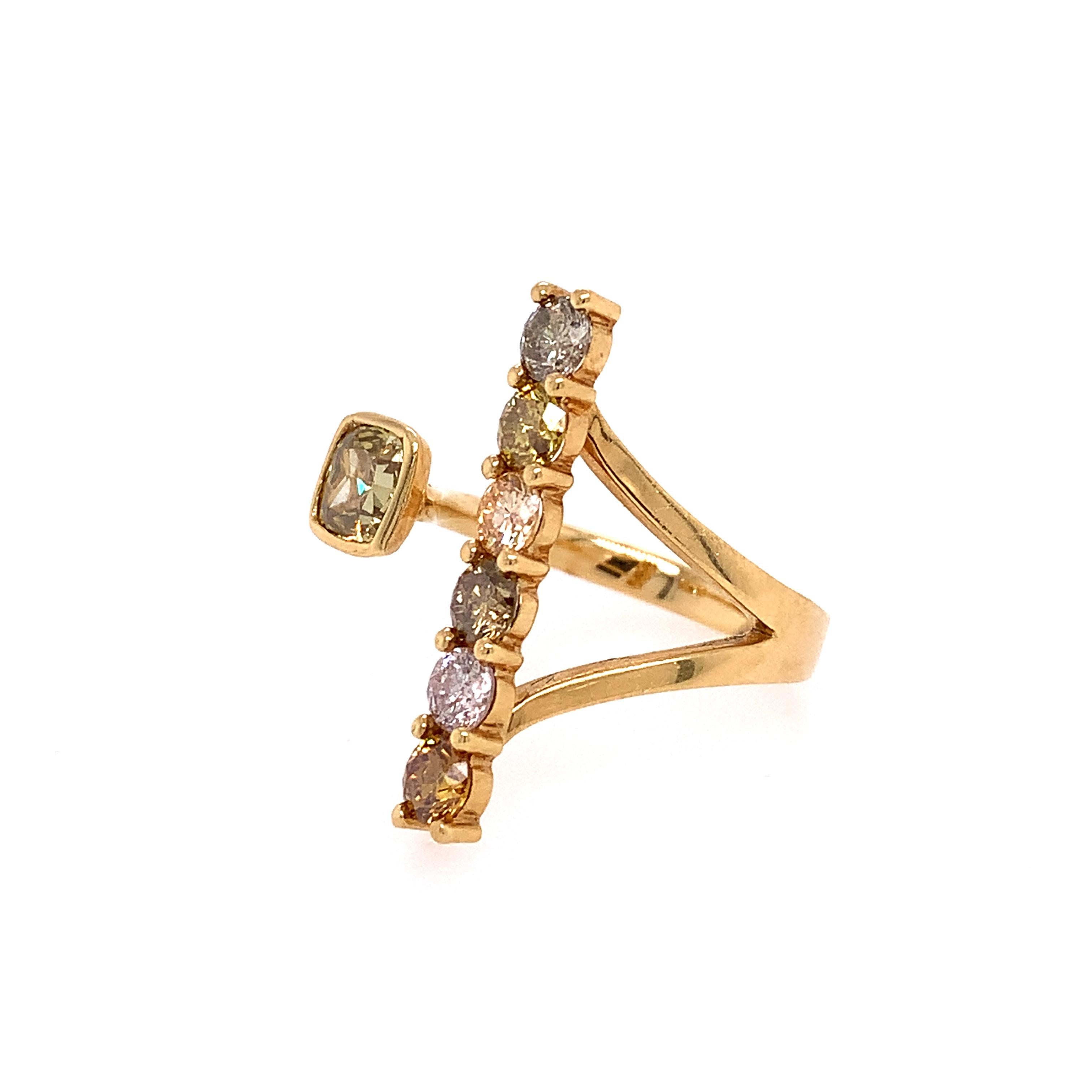 18K Yellow Gold
Fancy color Diamond: 1.96ct total weight
All diamonds are G-H/SI stones