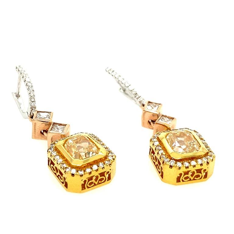 Contemporary RUCHI Yellow and White Diamond Two-Tone Gold Drop Earrings For Sale
