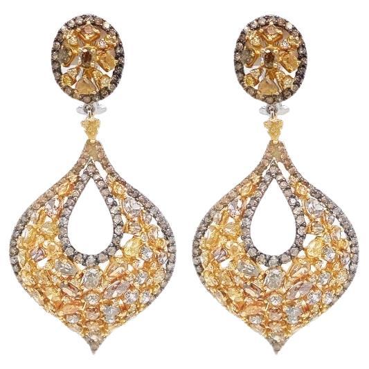 RUCHI Boucles d'oreilles chandelier en or blanc et diamants jaunes et bruns de forme mixte