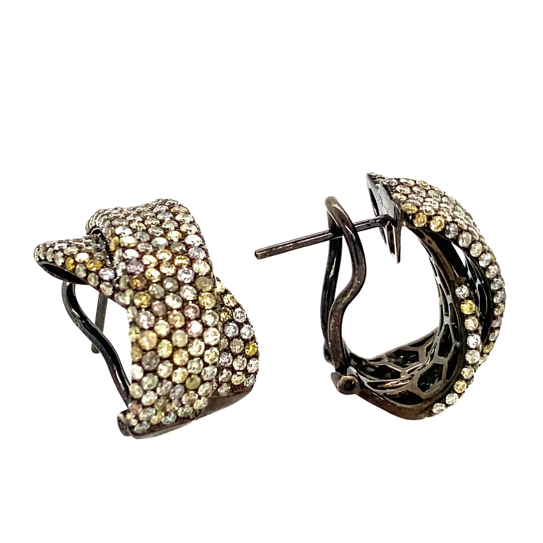 Contemporary RUCHI Brilliant-Cut Fancy Diamond Black Rhodium Criss-Cross Clip-On Earrings For Sale