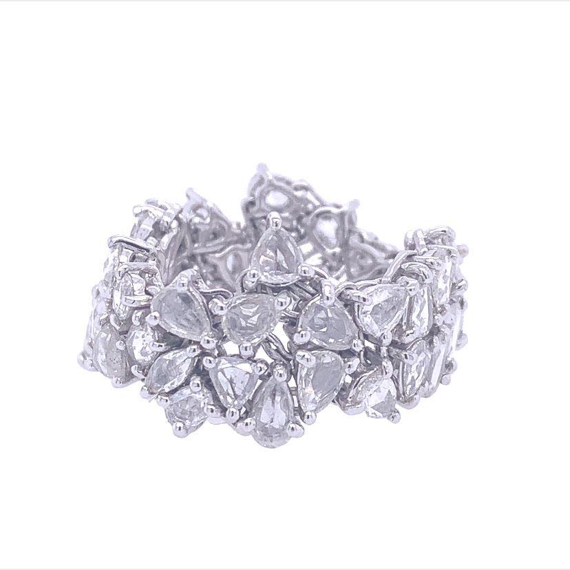 RUCHI Geometrischer Flexibler Cocktailring mit Diamanten im Rosenschliff aus Weißgold (Gemischter Schliff) im Angebot