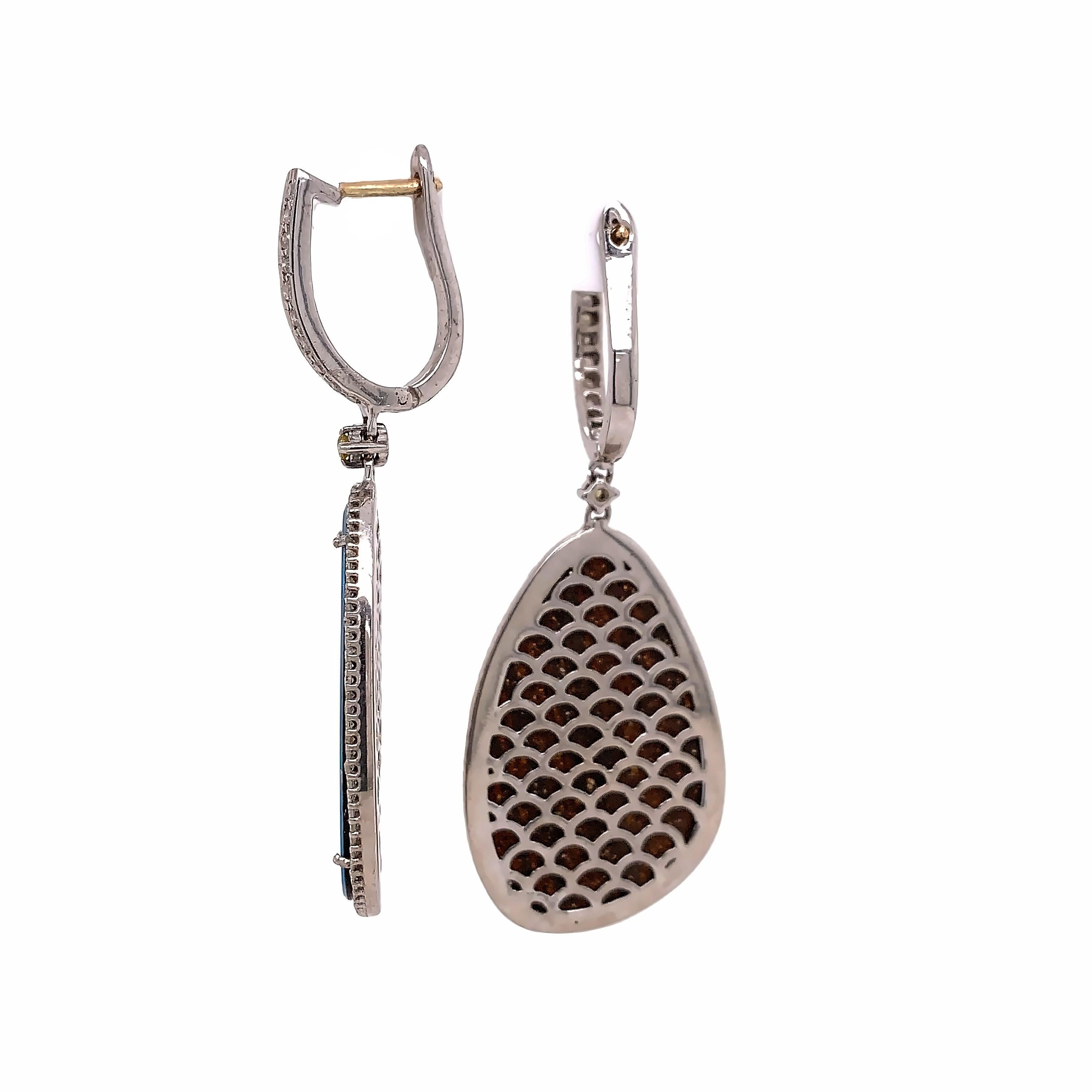 Taille mixte Boucles d'oreilles Ruchi New York en opale et diamants en vente