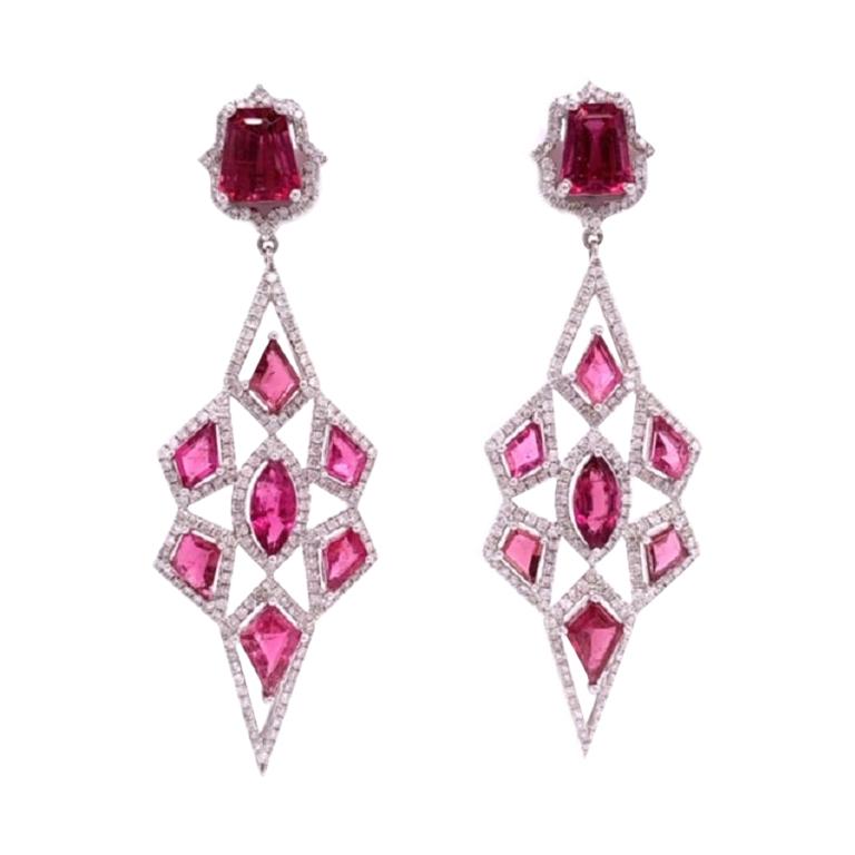 RUCHI Boucles d'oreilles chandelier en or blanc, tourmaline rose et diamants de forme mixte