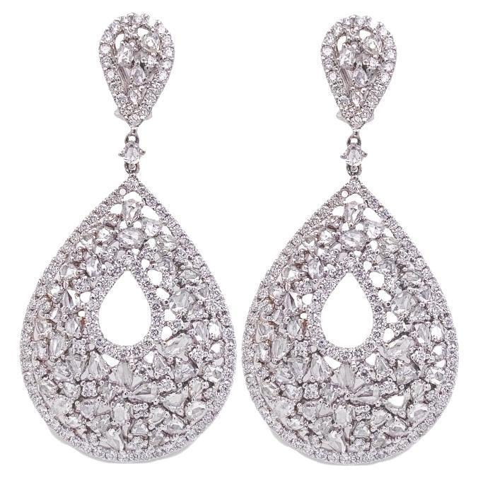 RUCHI Boucles d'oreilles chandelier en or blanc et diamants taille rose de formes mixtes