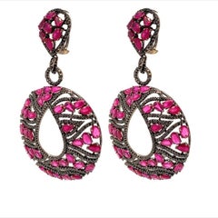 RUCHI Boucles d'oreilles pendantes en rhodium noir avec rubis et diamants noirs