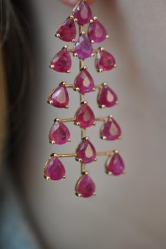 RUCHI Orecchini a lampadario in oro rosa e rubino