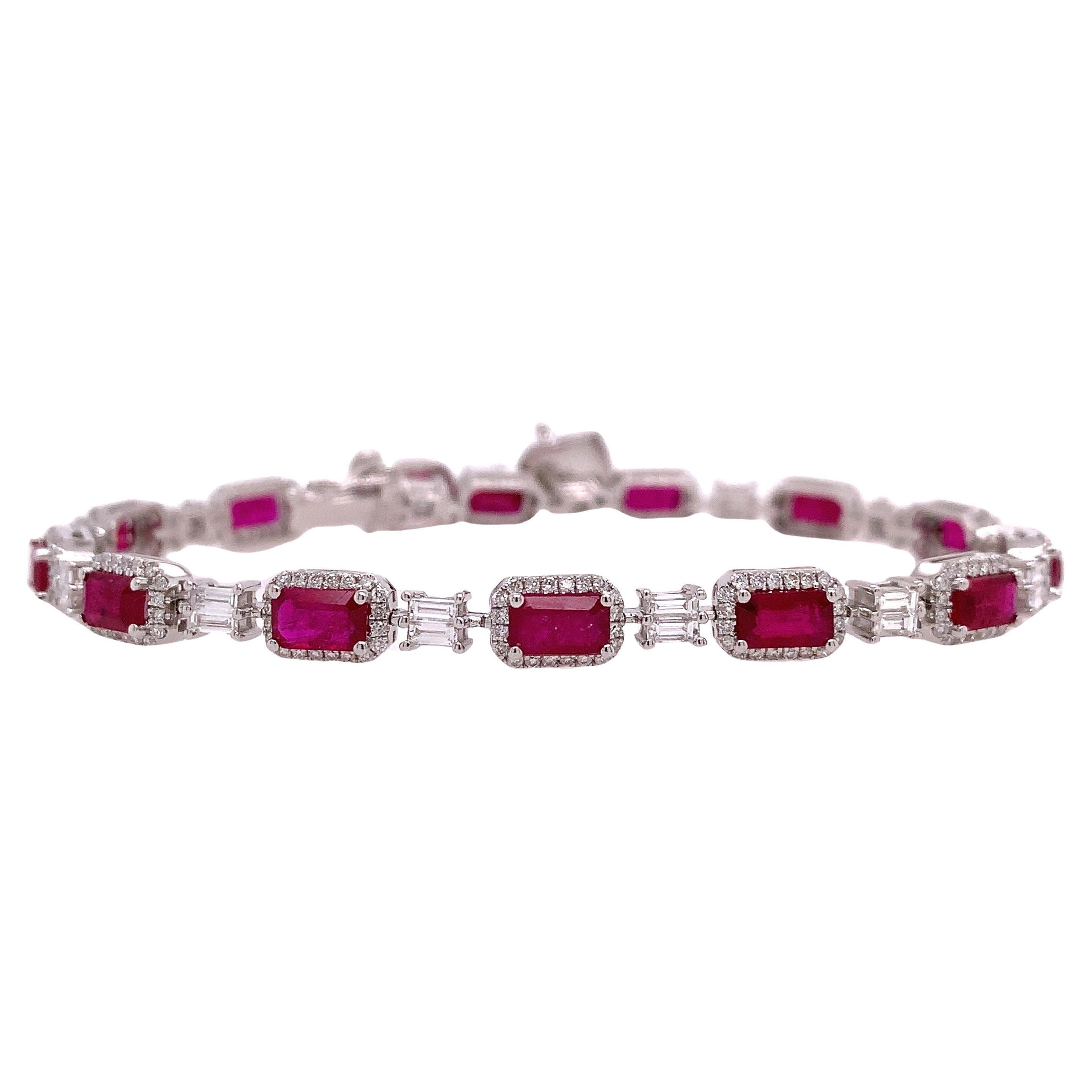 RUCHI Bracelet à maillons en or blanc orné de rubis, de diamants baguettes et de diamants pavés