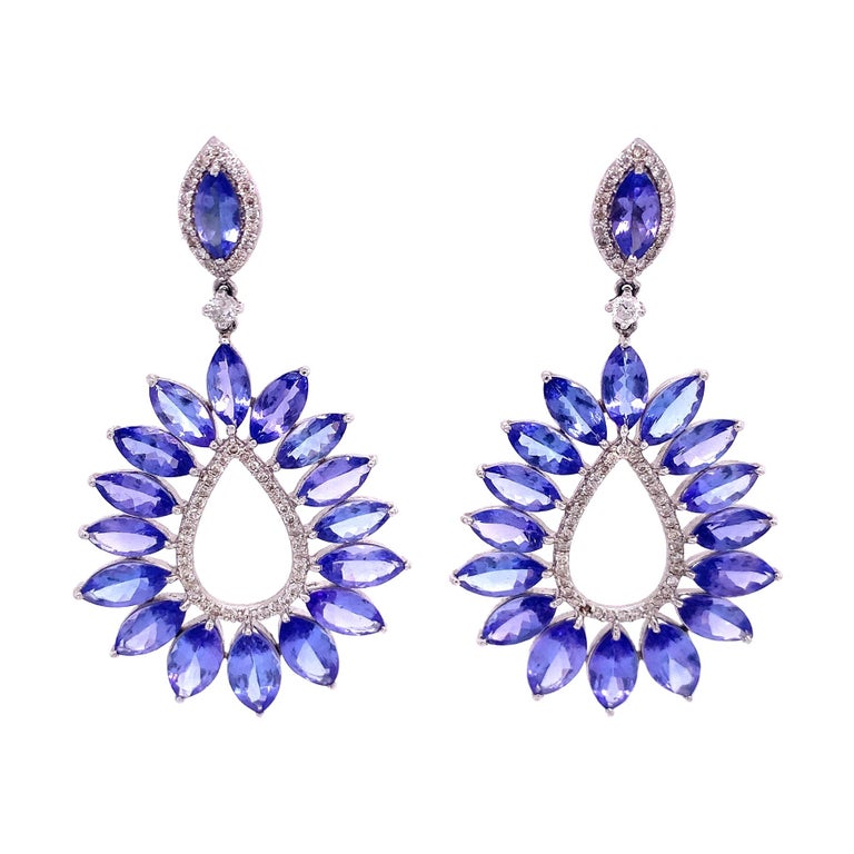 Boucles d'oreilles pendantes Ruchi New York en tanzanite et diamants En  vente sur 1stDibs
