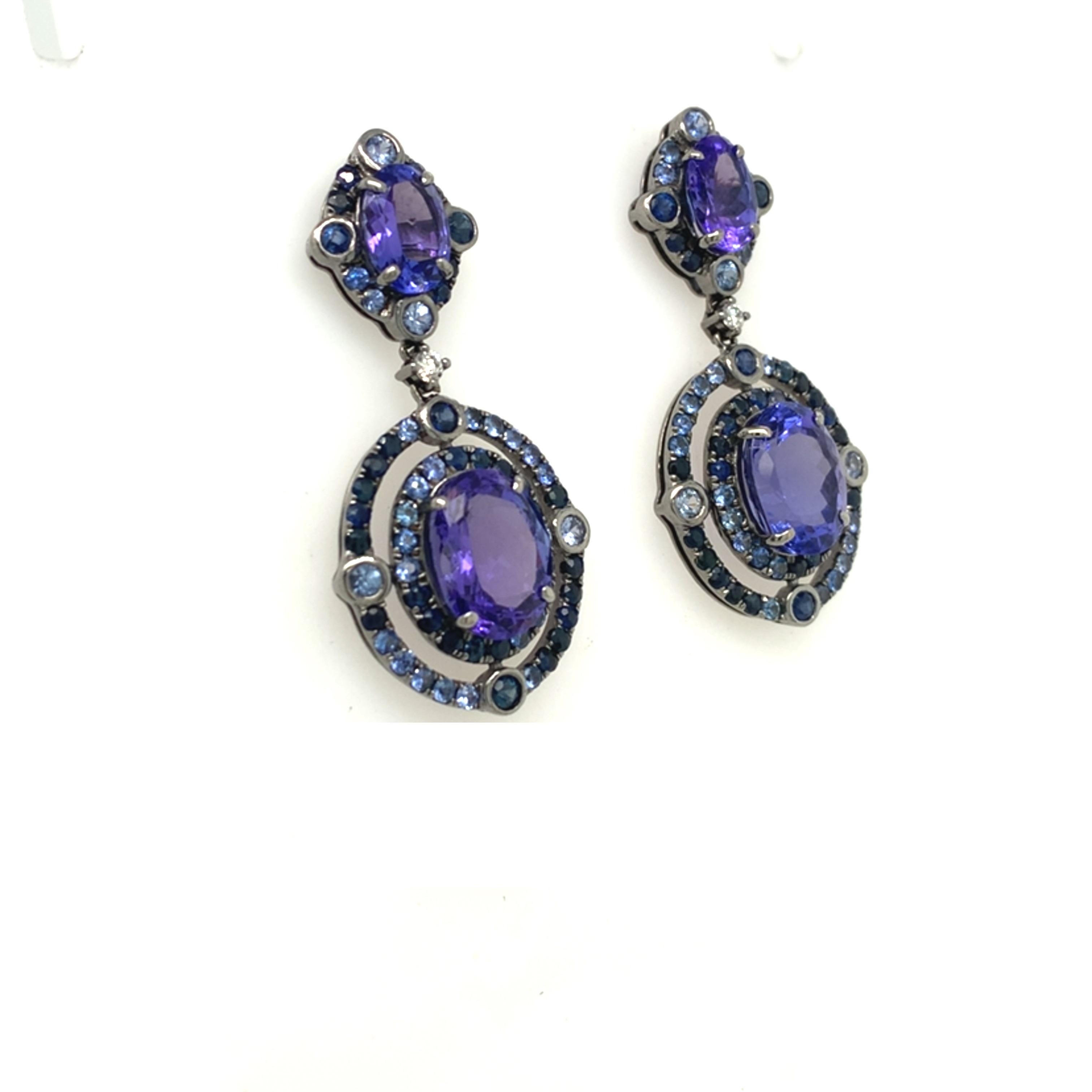 De las mujeres Pendientes de tanzanita, zafiro y diamantes Ruchi New York en venta