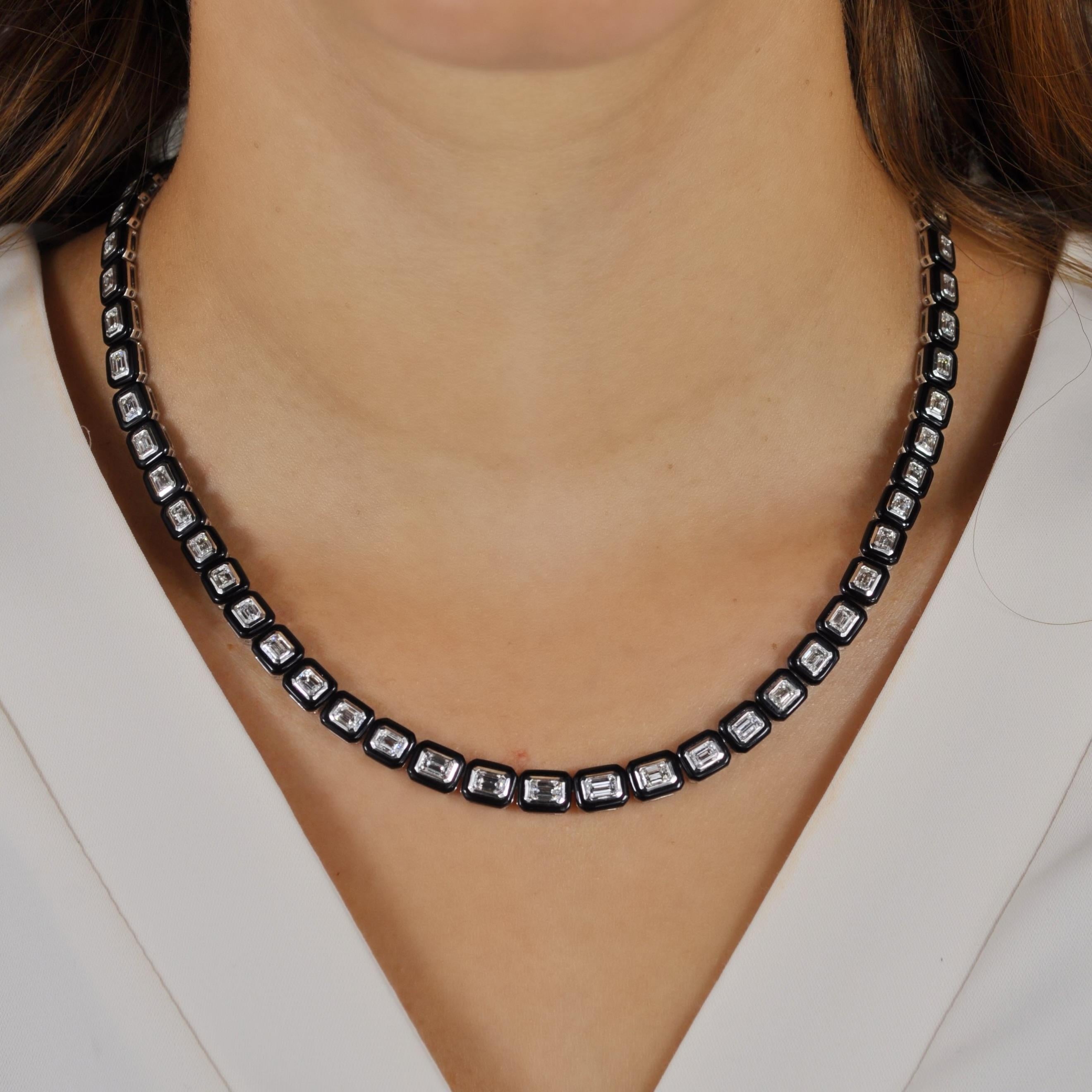 RUCHI Collier en or blanc avec diamants de forme octogonale et agate noire en vente 1