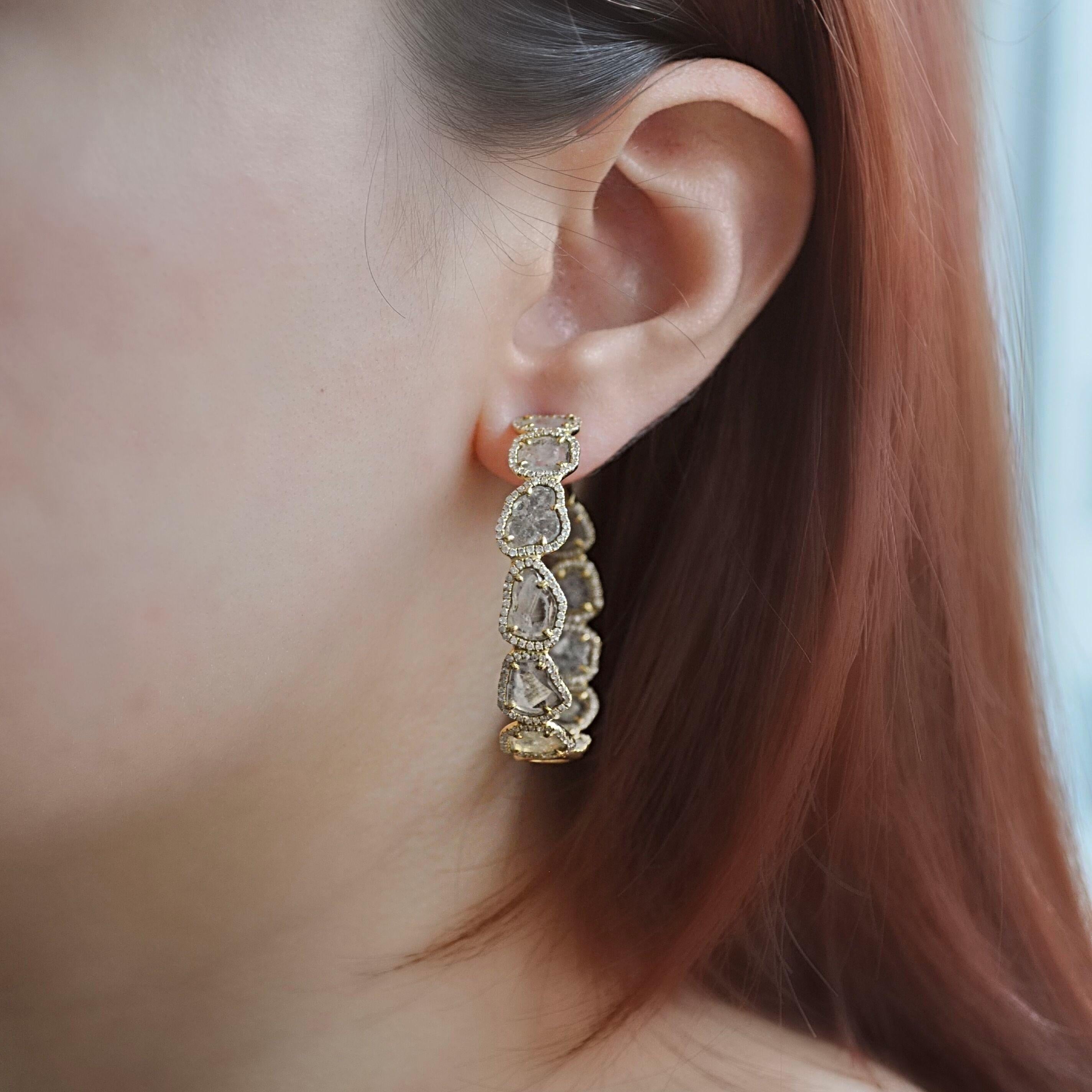 Taille mixte RUCHI Boucles d'oreilles en or jaune avec diamants tranchés et pavés en vente