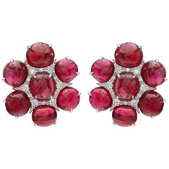 RUCHI Ohrstecker in Blumenform aus Weißgold mit Spinell und Diamanten in Weißgold mit Clip
