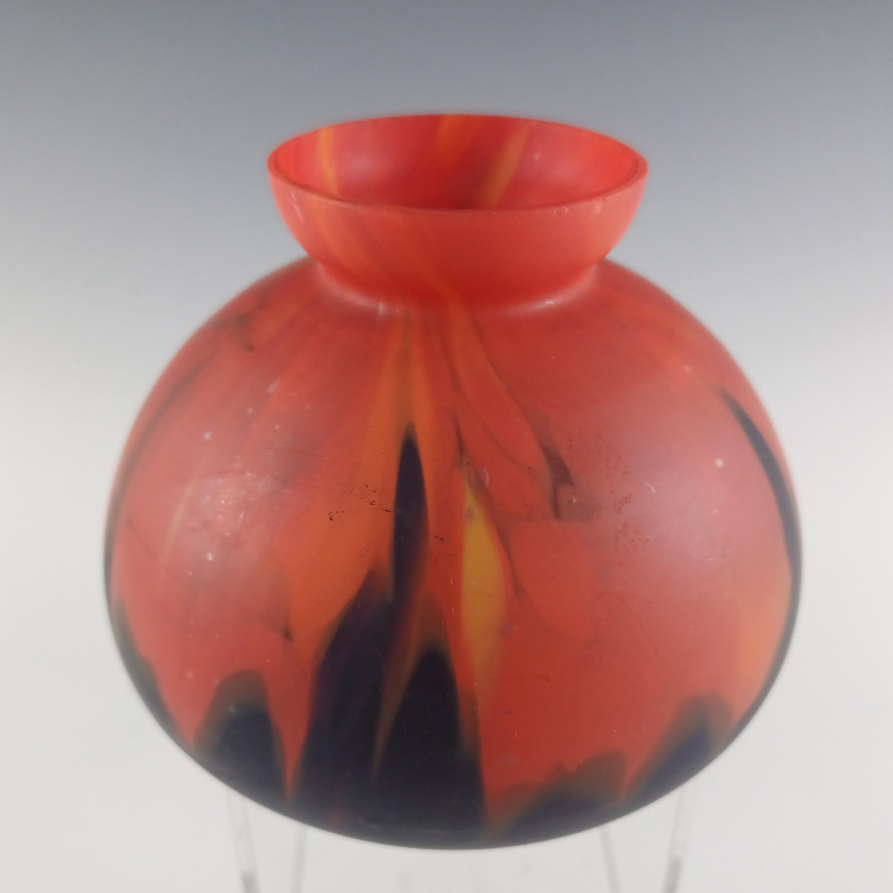 Art déco Rückl Bohemian / Czech 'Orange Shimmy Pfau' Spatter Glass Flame Vase en vente