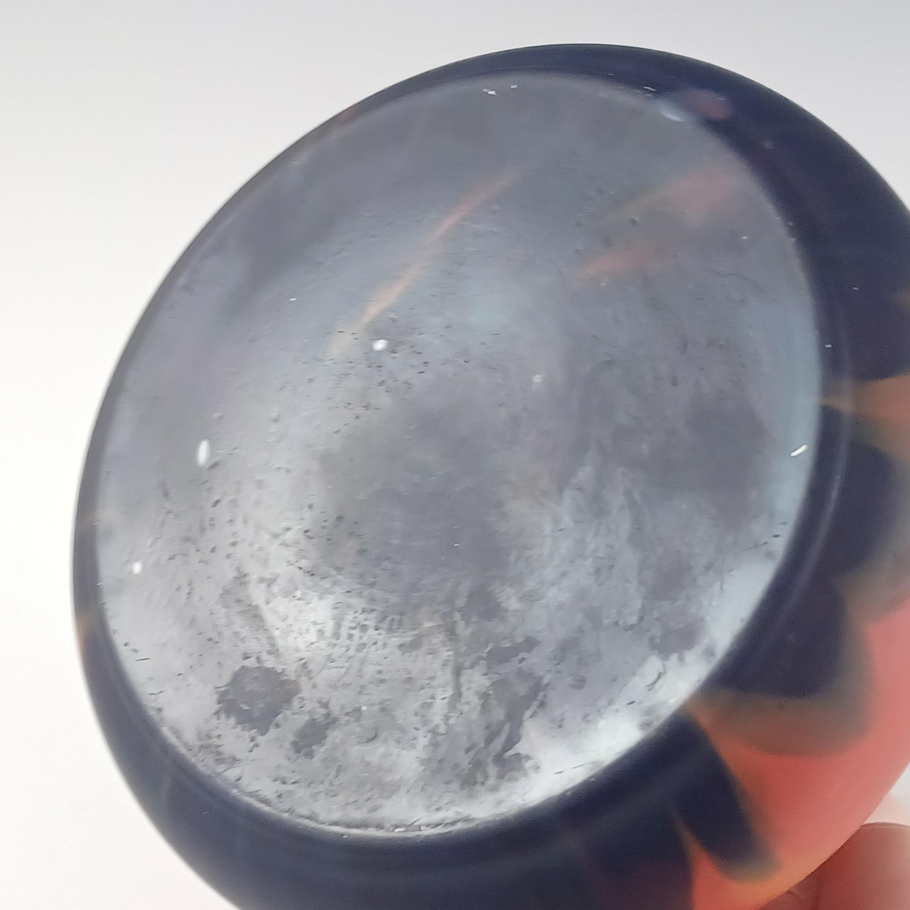 Milieu du XXe siècle Rückl Bohemian / Czech 'Orange Shimmy Pfau' Spatter Glass Flame Vase en vente