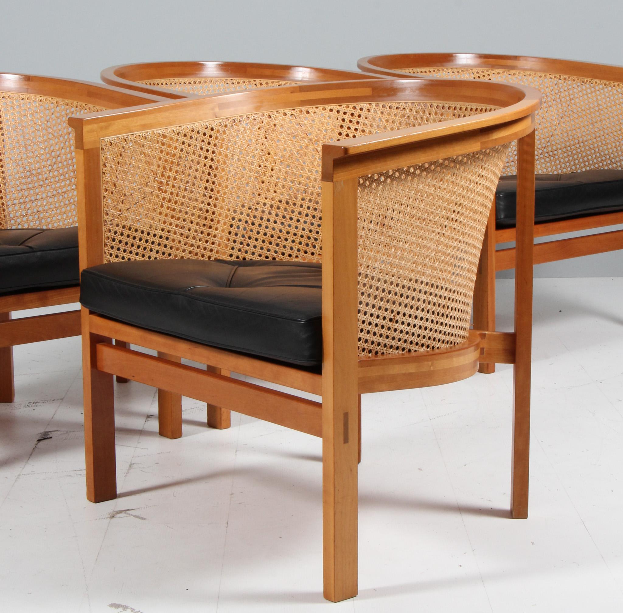 Scandinavo moderno Sedie lounge Rud Thygesen & Johnny Sørensen in mogano e pelle in vendita