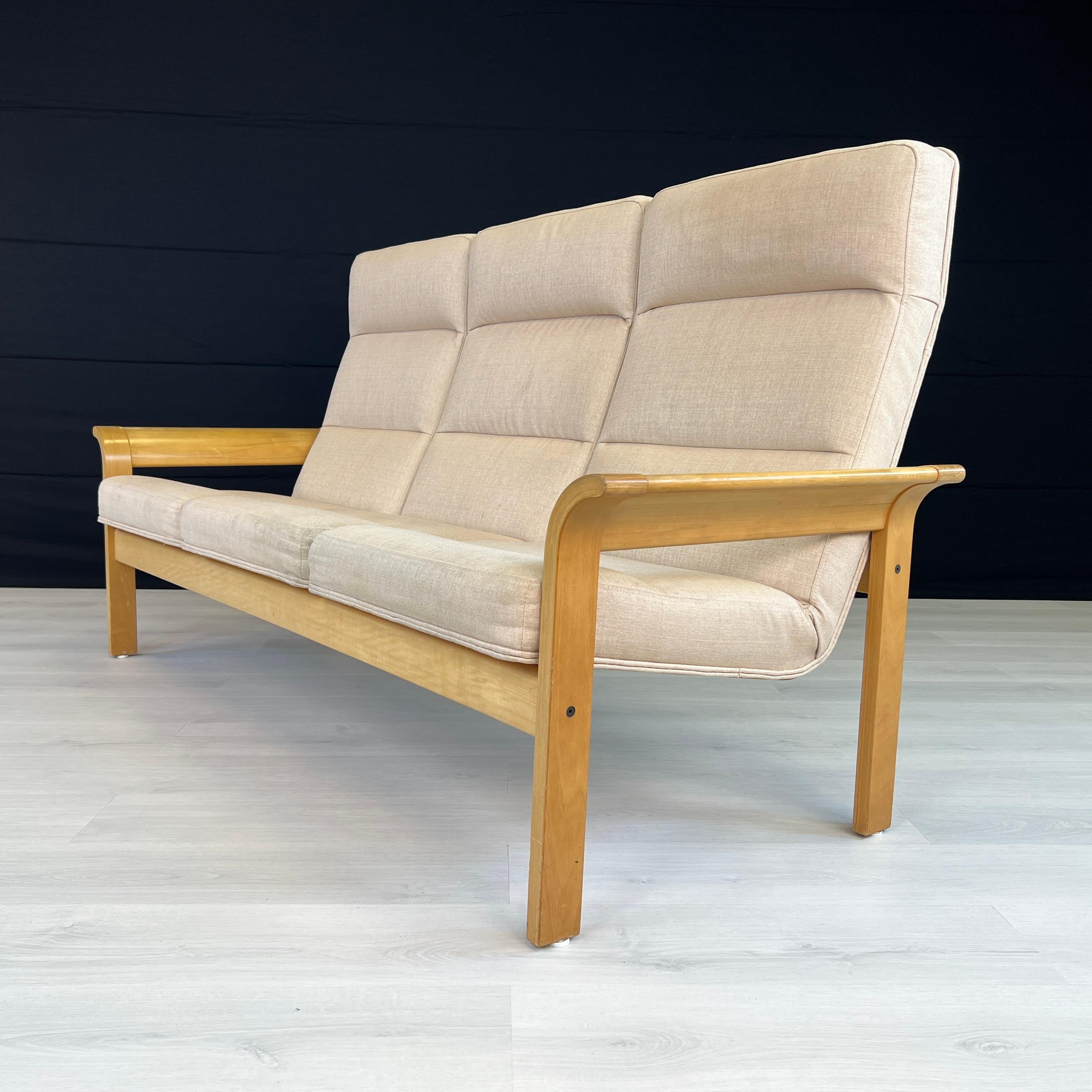 Rud Thygesen Magnus Olesen 3-Sitzer Sofa (Moderne der Mitte des Jahrhunderts) im Angebot