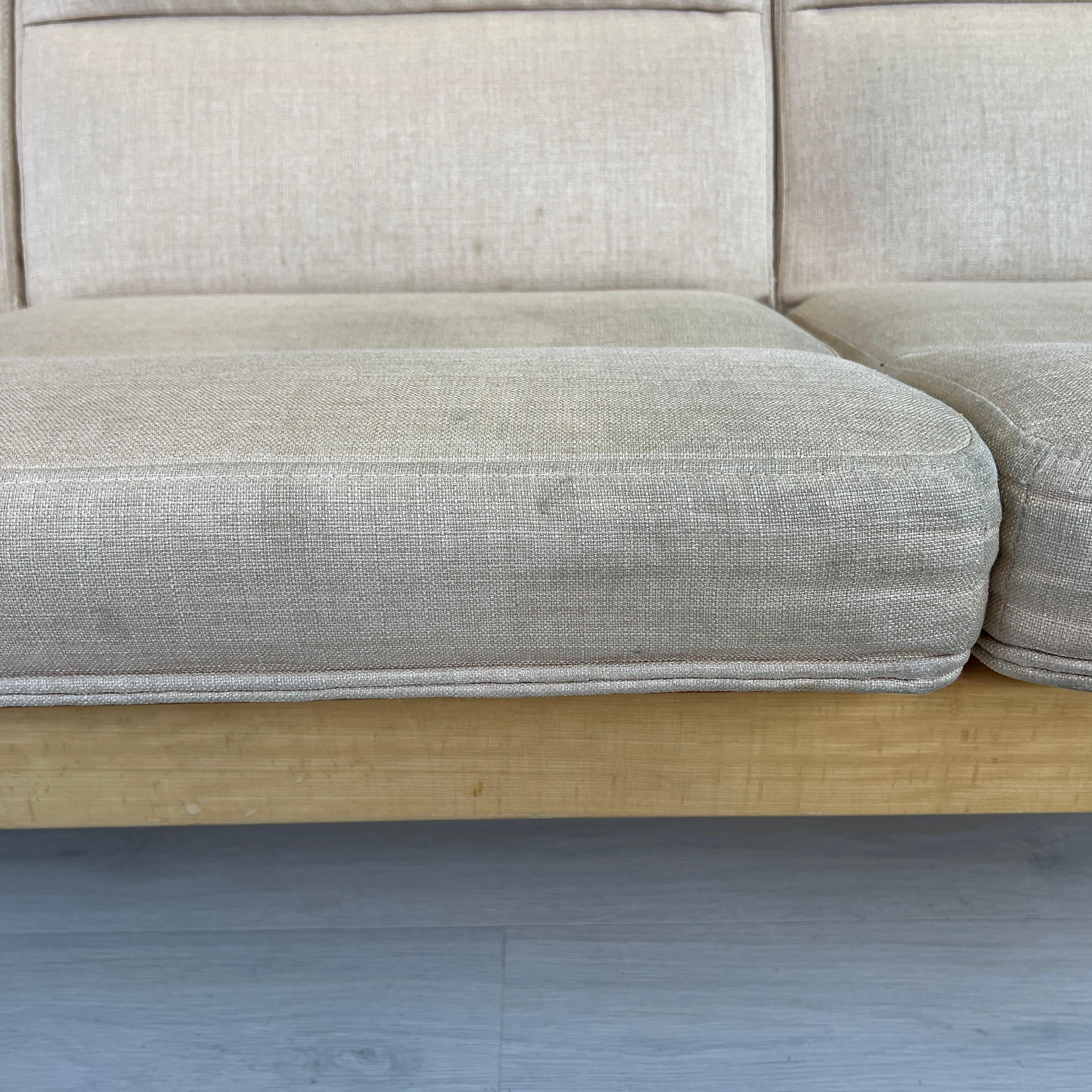 Rud Thygesen Magnus Olesen 3-Sitzer Sofa im Angebot 1