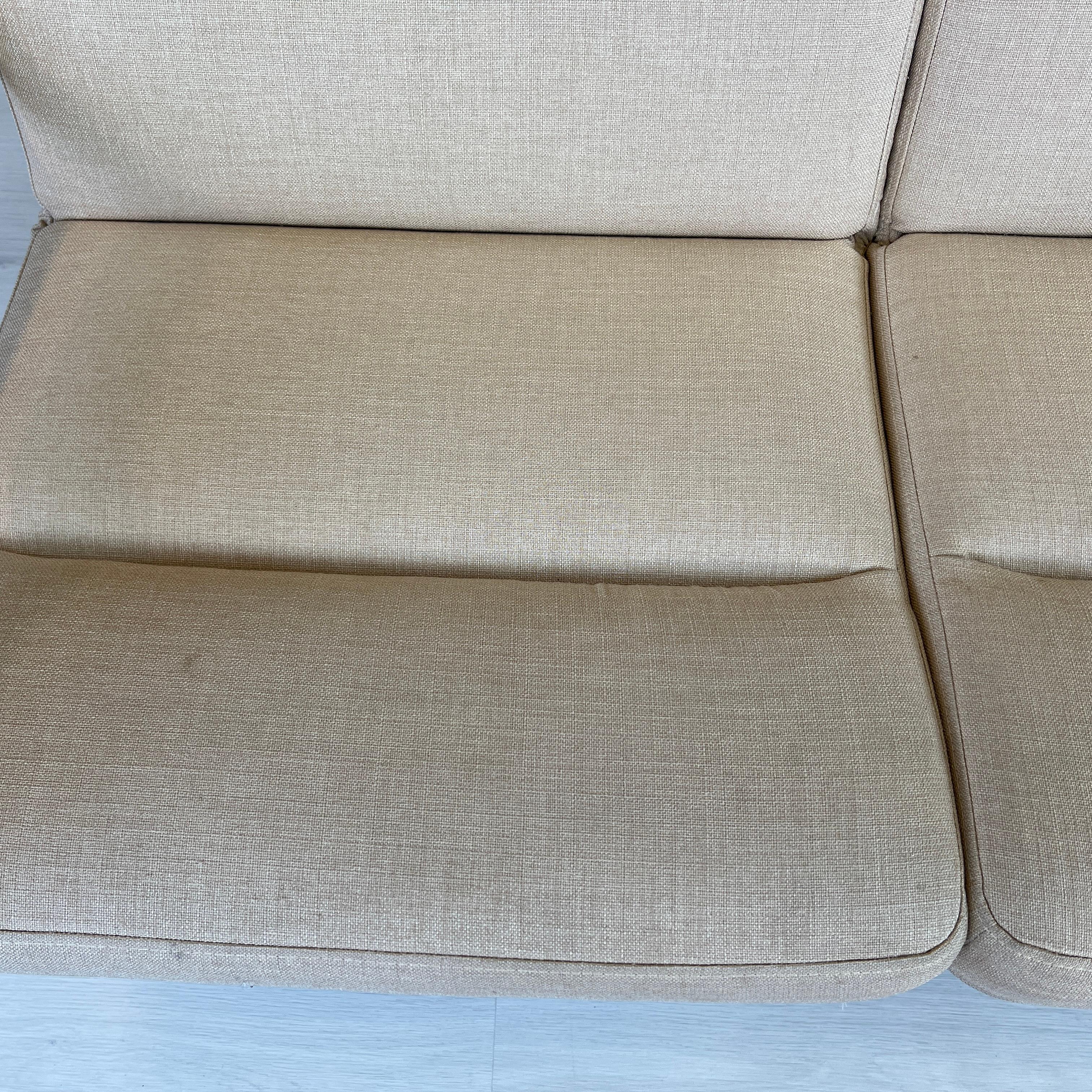 Rud Thygesen Magnus Olesen 3-Sitzer Sofa im Angebot 2