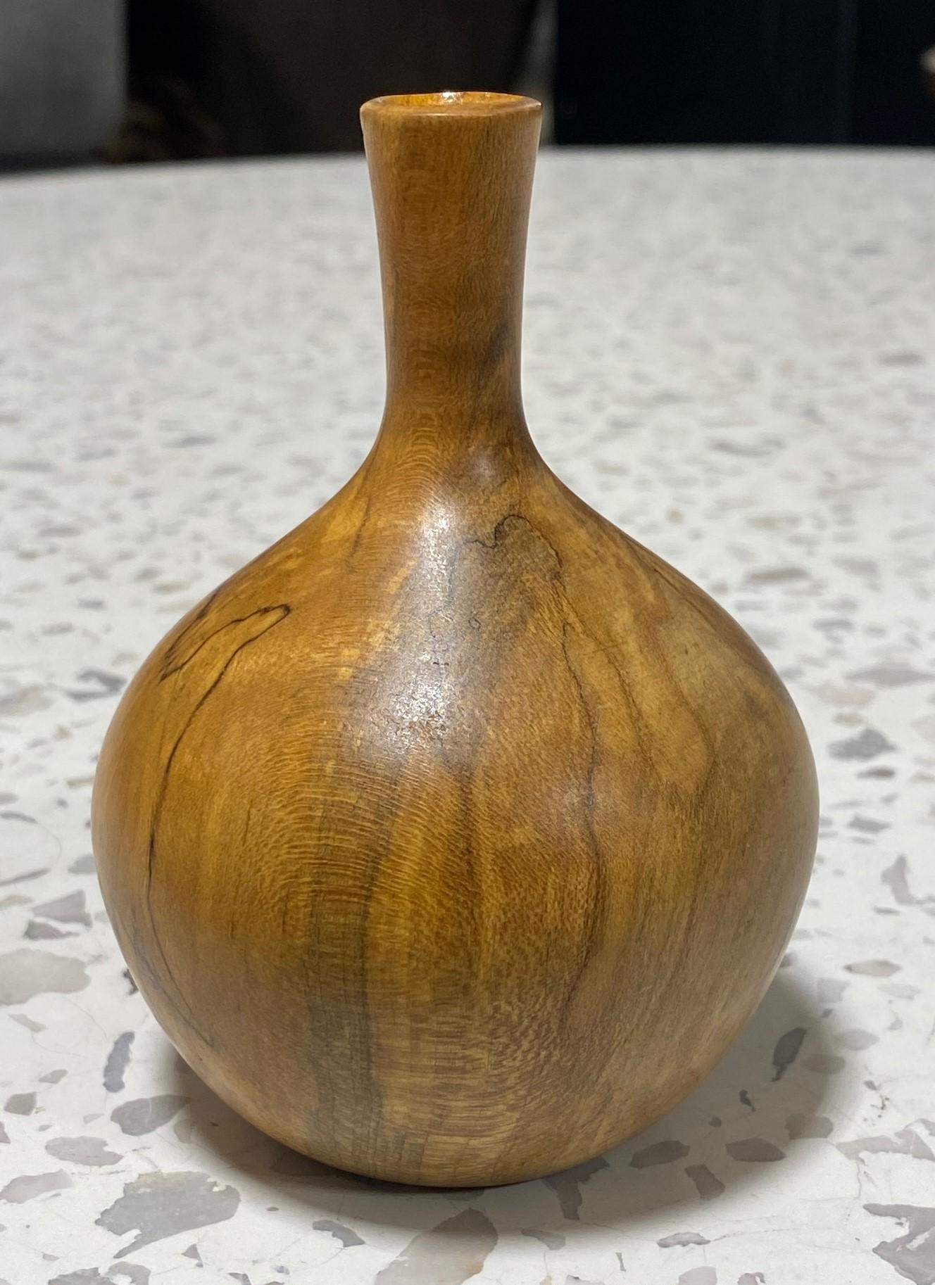 Tornito Rude Osolnik firmato Mid-Century Modern Vaso di Bud Weed in legno tornito in vendita