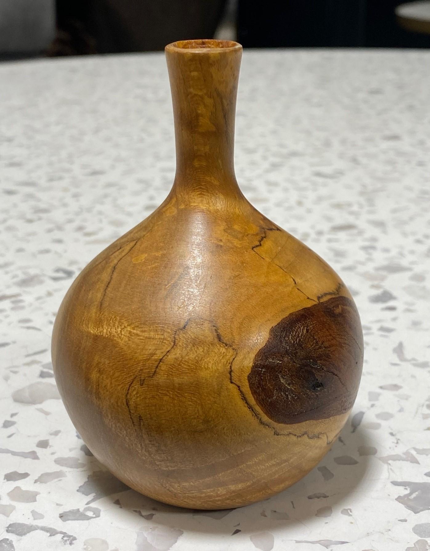 XX secolo Rude Osolnik firmato Mid-Century Modern Vaso di Bud Weed in legno tornito in vendita