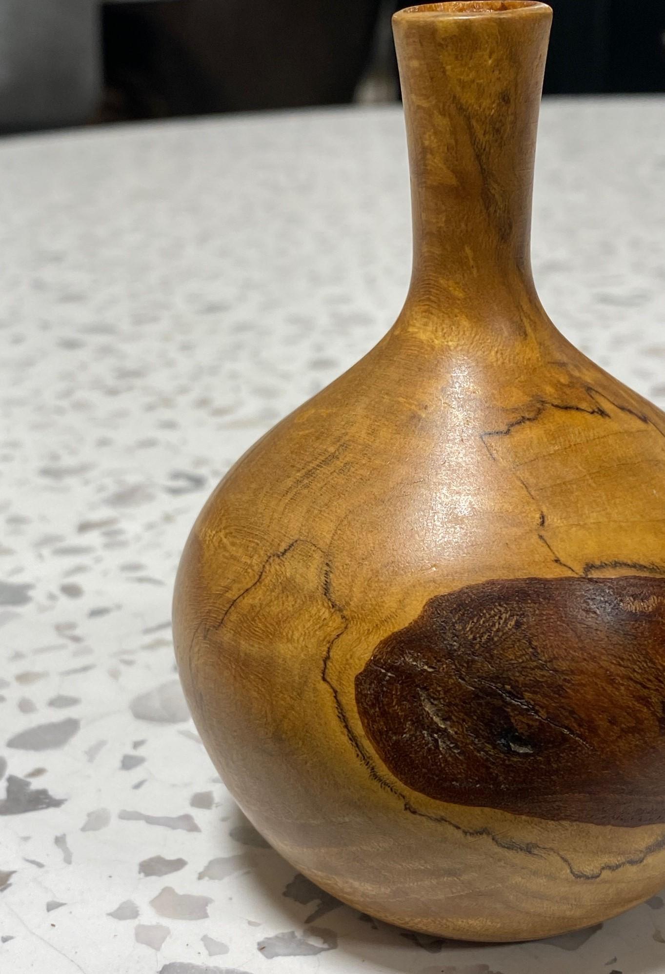 Legno Rude Osolnik firmato Mid-Century Modern Vaso di Bud Weed in legno tornito in vendita