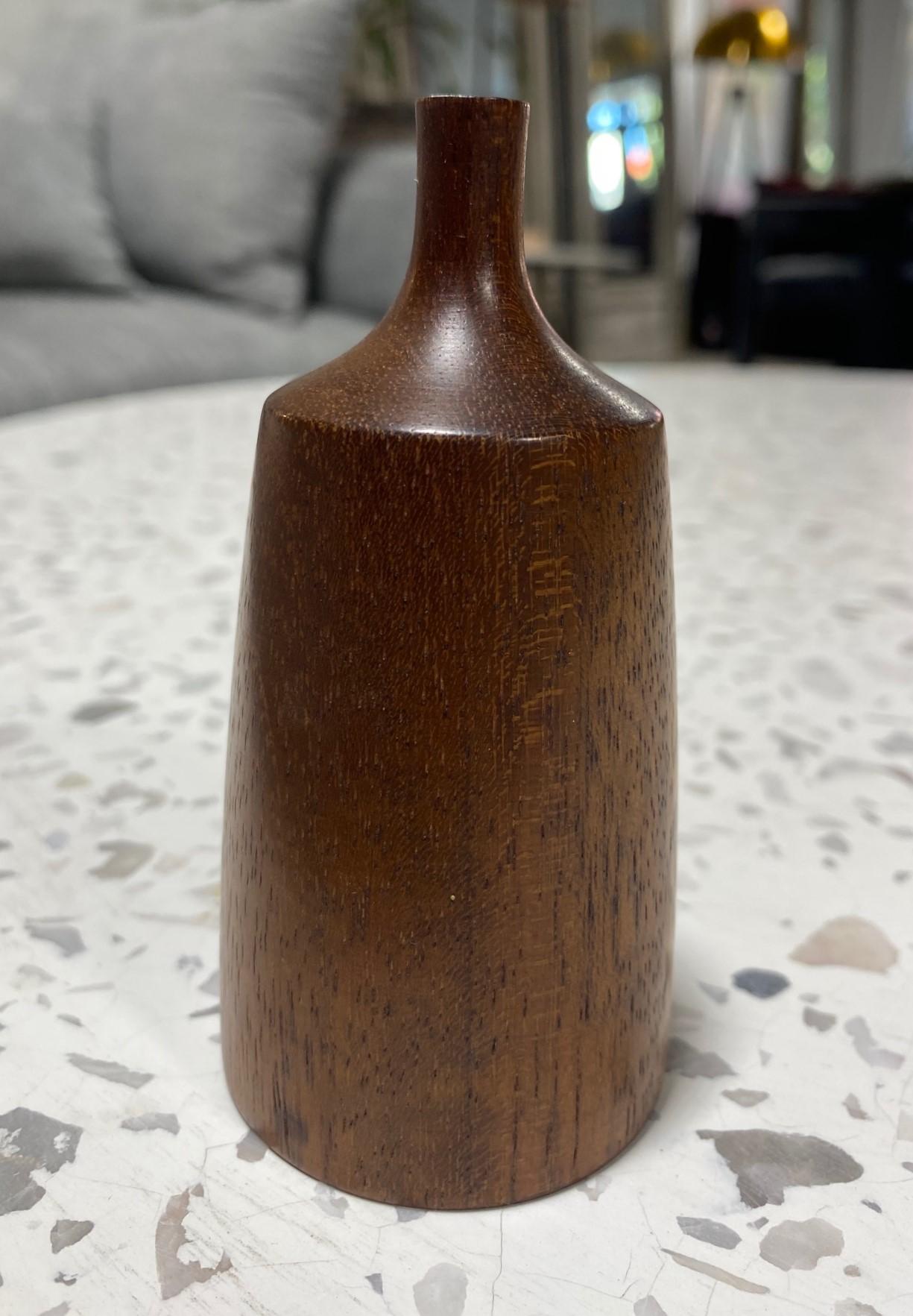 Rude Osolnik Signed Mid-Century Modern Wood Turned Sculptural Bud Weed Vase In Good Condition In Studio City, CA