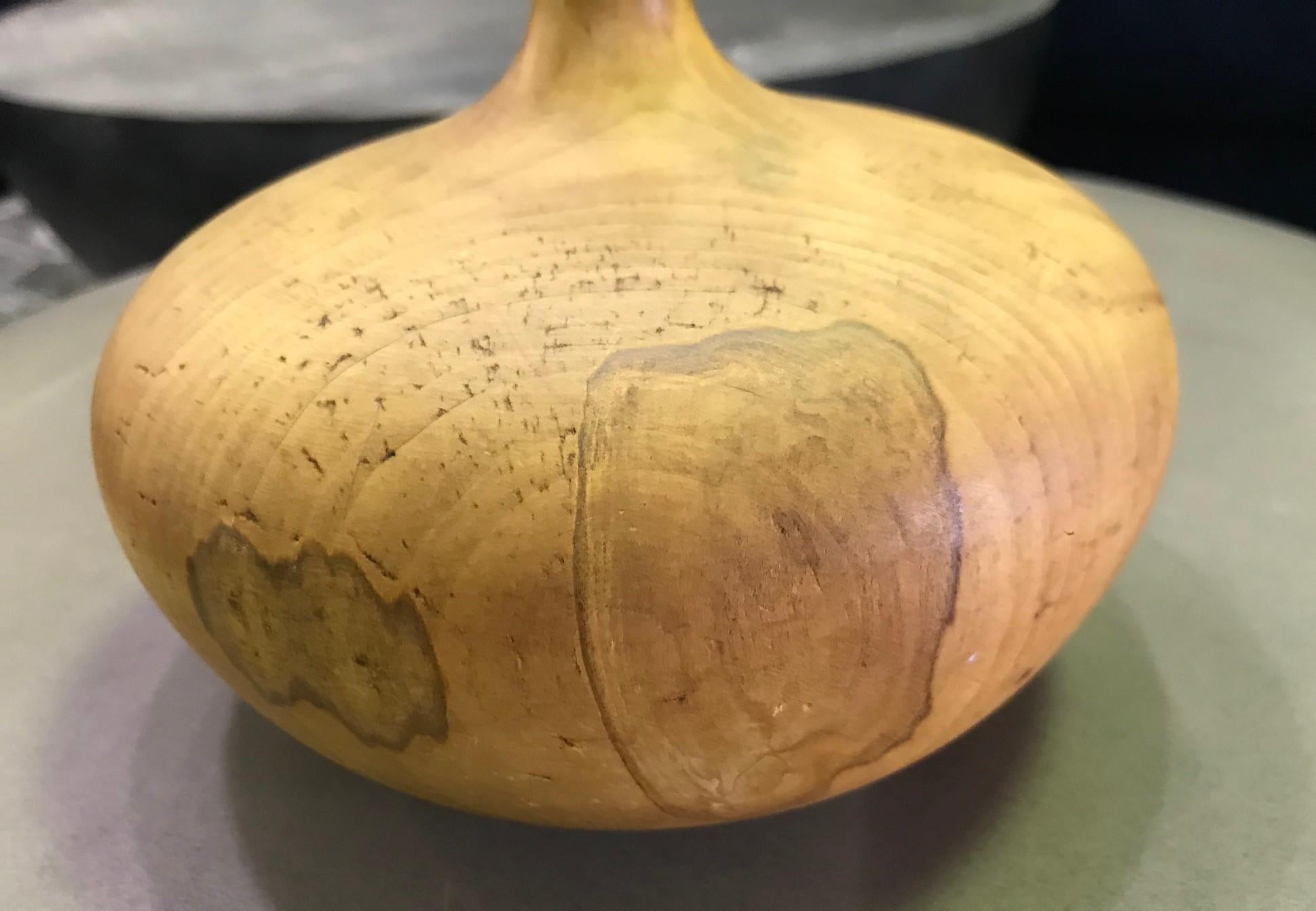 Rude Osolnik Signed Rare Large Pale Buckeye Wood Turned Vessel Bud Weed Vase In Good Condition In Studio City, CA