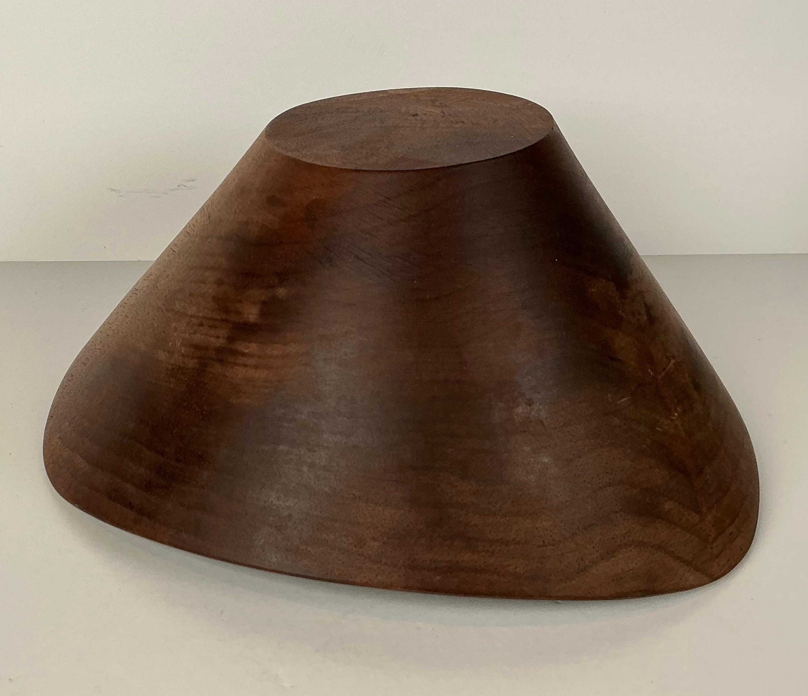 Rude Osolnik Turned Walnut Abstract Asymmetrical Vide-Poche Bowl Signed For Sale 4