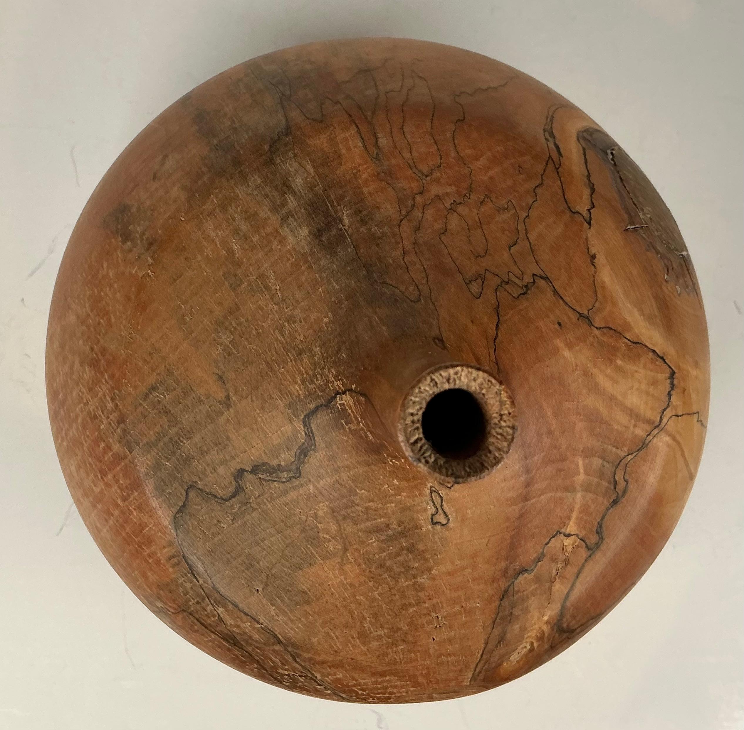 XX secolo Rude Osolnik, vaso in legno tornito con erbacce, firmato Osolnik Originals Buckeye in vendita
