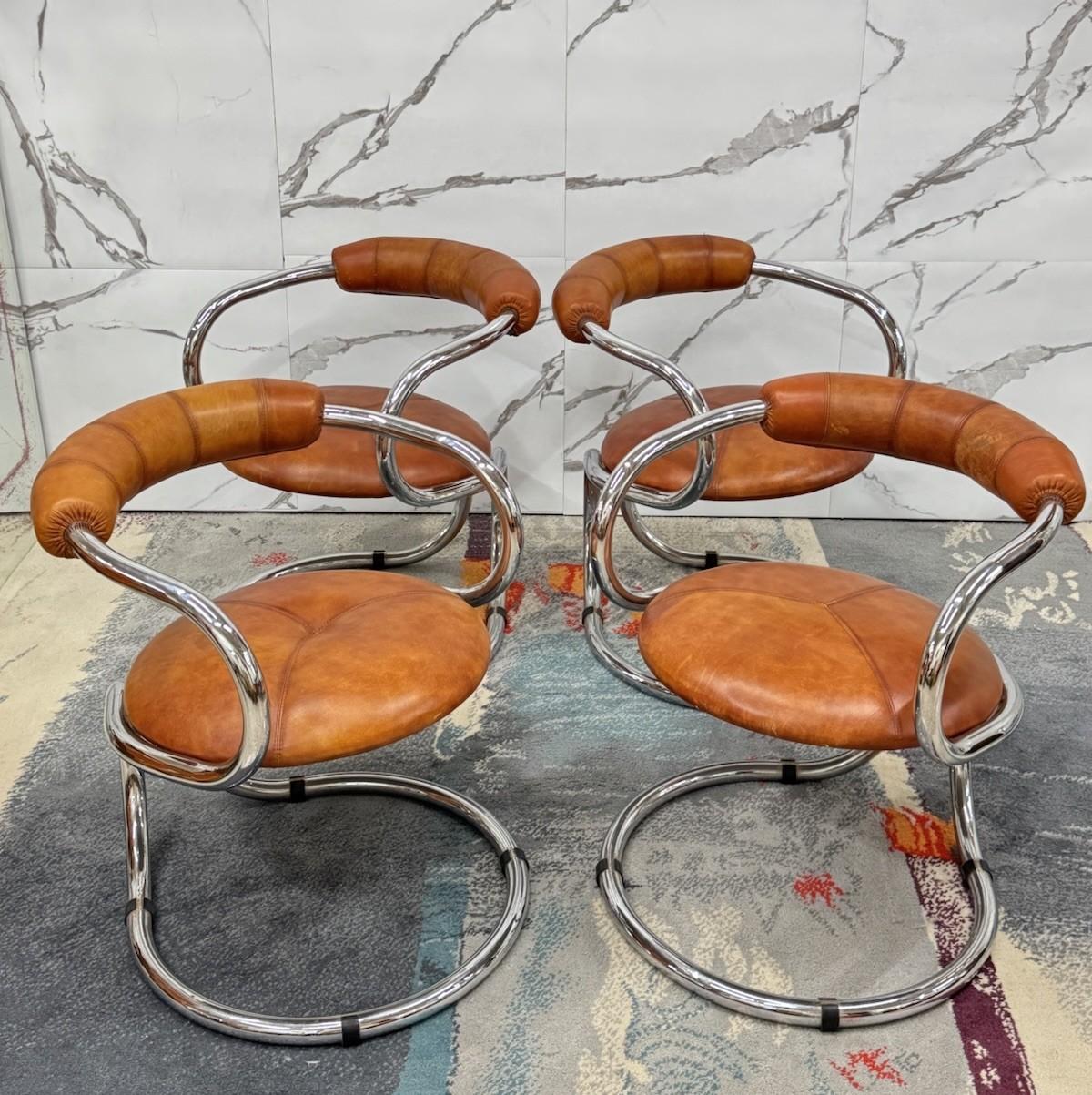 Rudi Bonzanini Tecnosalotto Tisch Set 4 Sessel Design 70er Jahre Modernismus (Italian) im Angebot