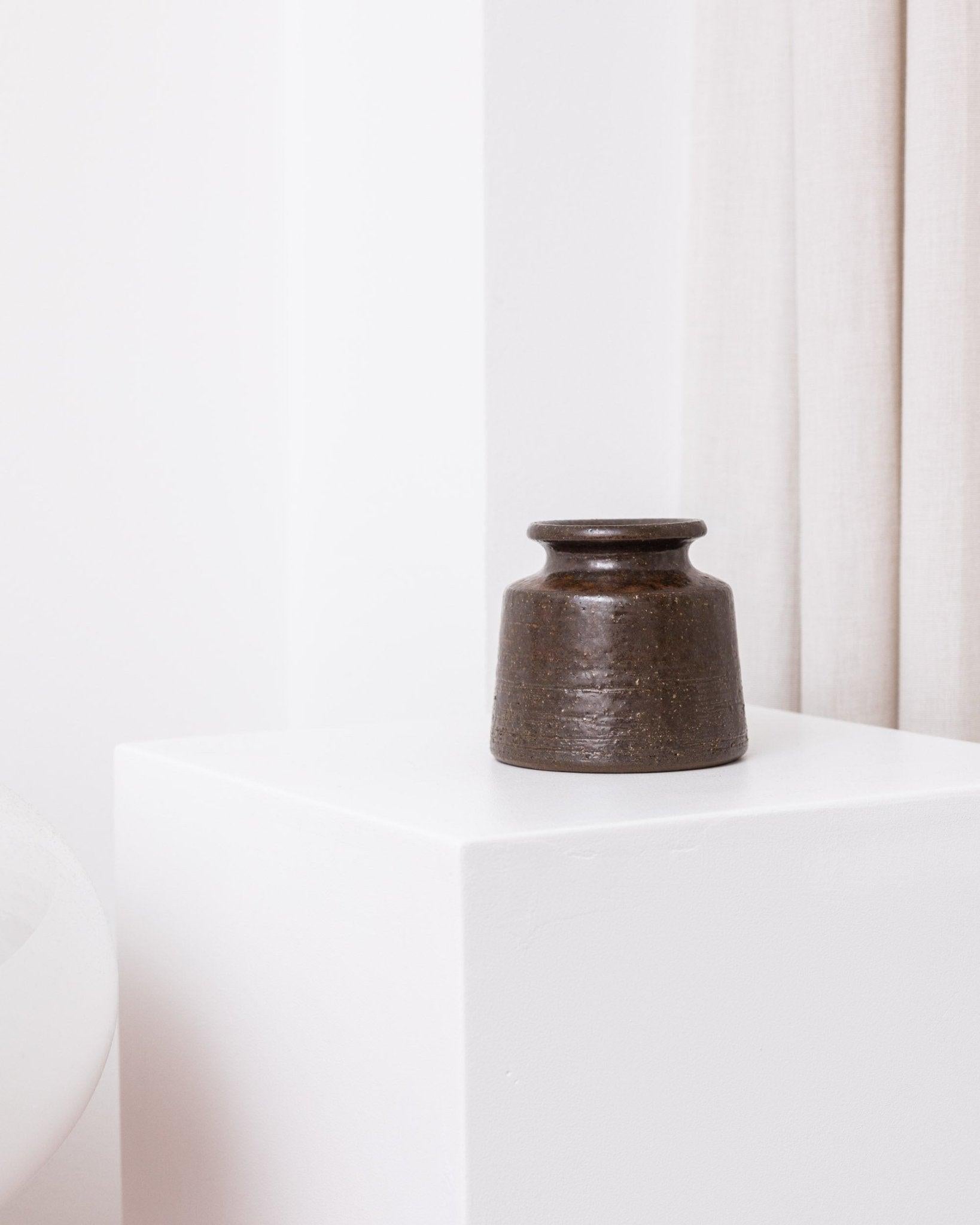 Vaso in ceramica Rudi Stahl Studio in marrone scuro, anni '60 in vendita 1