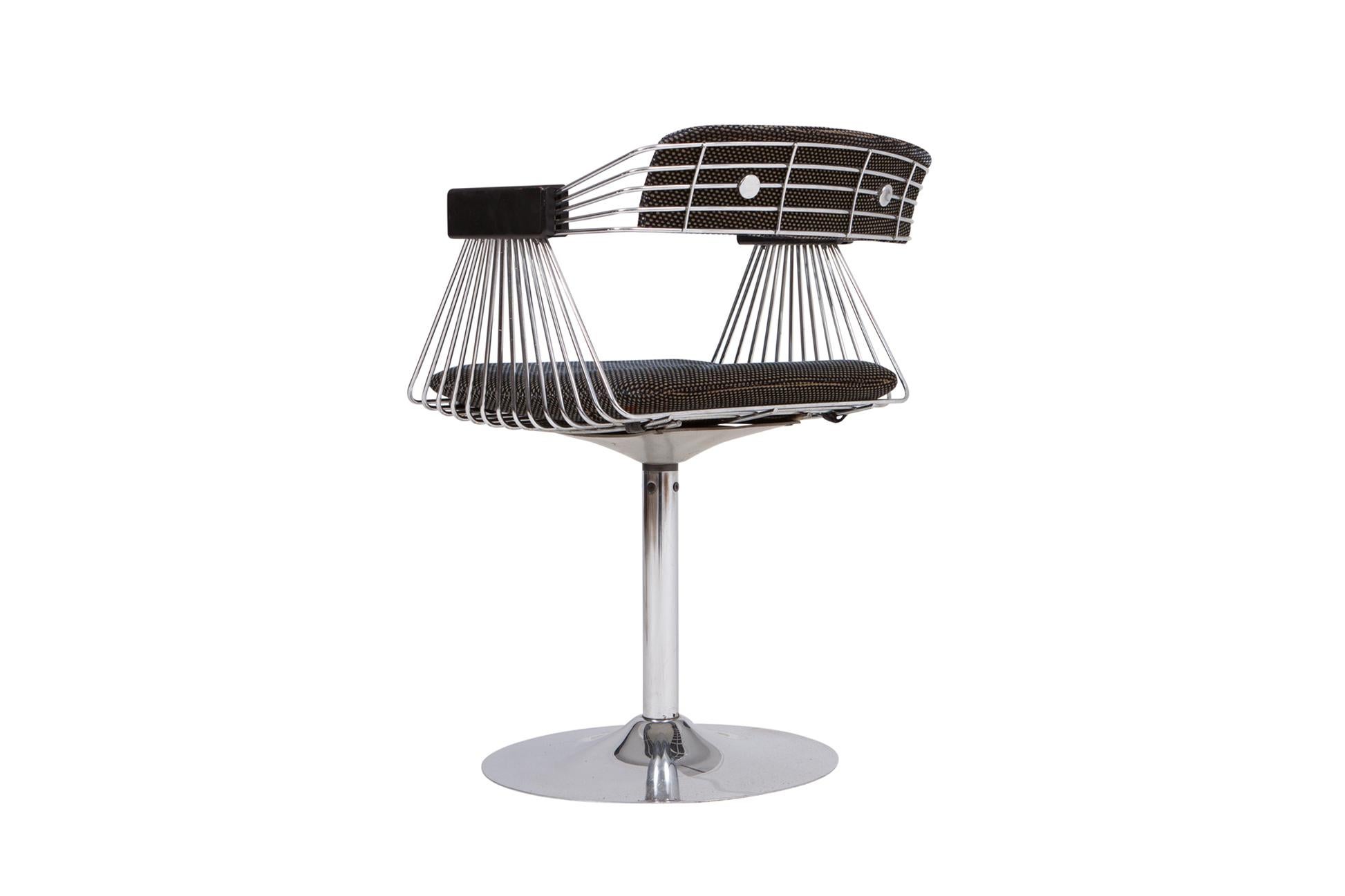 Late 20th Century Rudi Verelst Space Age Swivel Armchairs in Chromed Steel