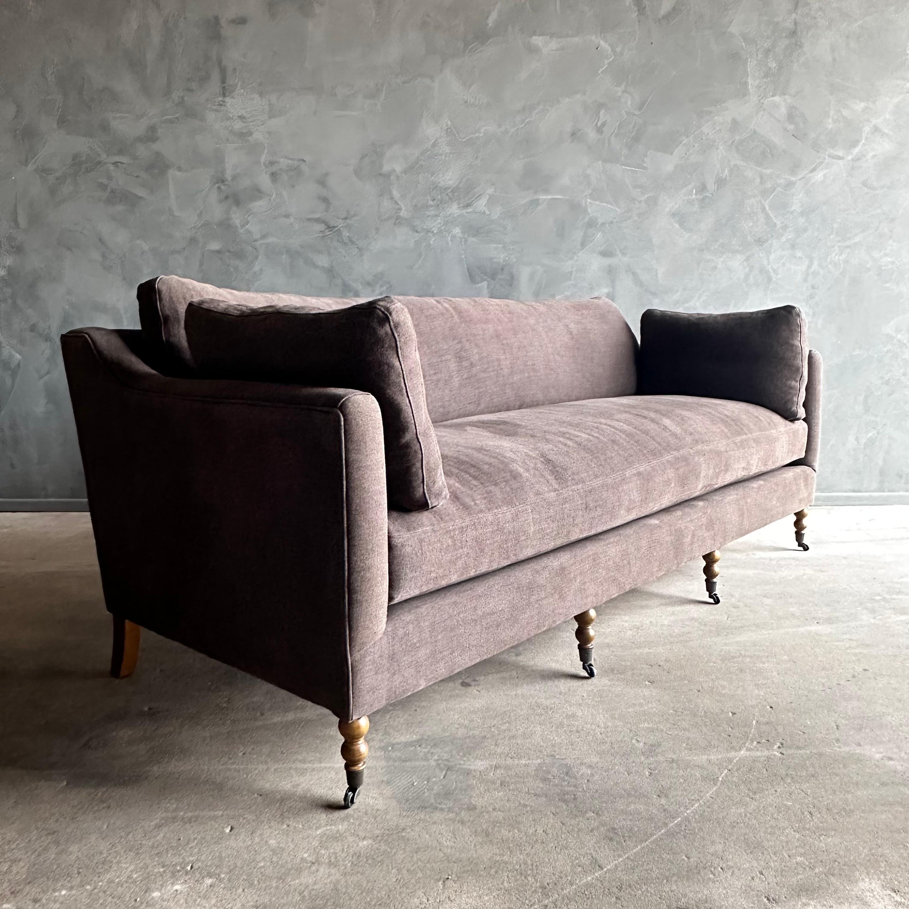 Canapé belge Rudin avec coussin de siège enveloppé de du duvet en lin Cafe Noir en vente 2