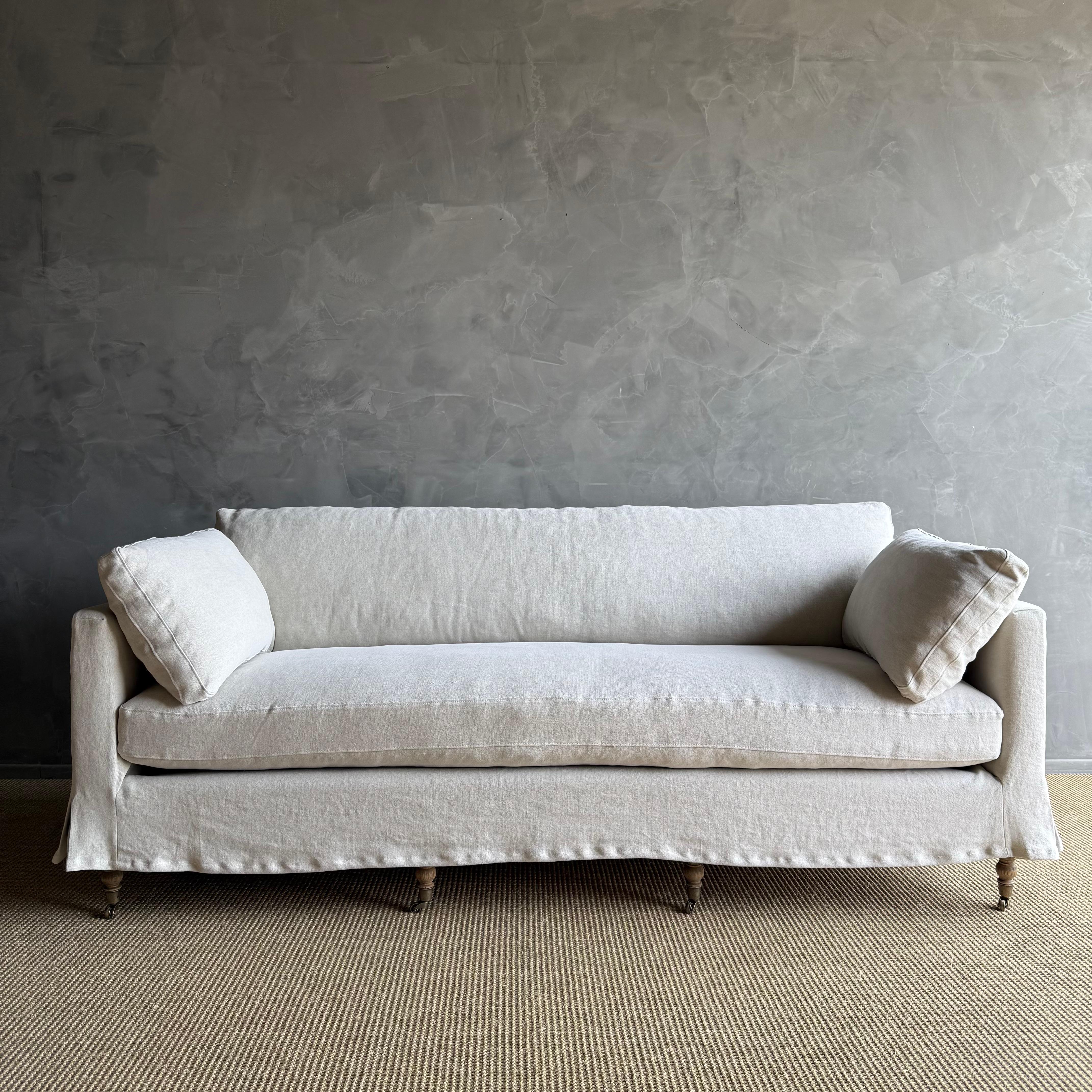 Rudin Slip Covered Stone Washed Linen Sofa with Down Cushions en Nuevo estado para la venta en Old Town Orange, CA