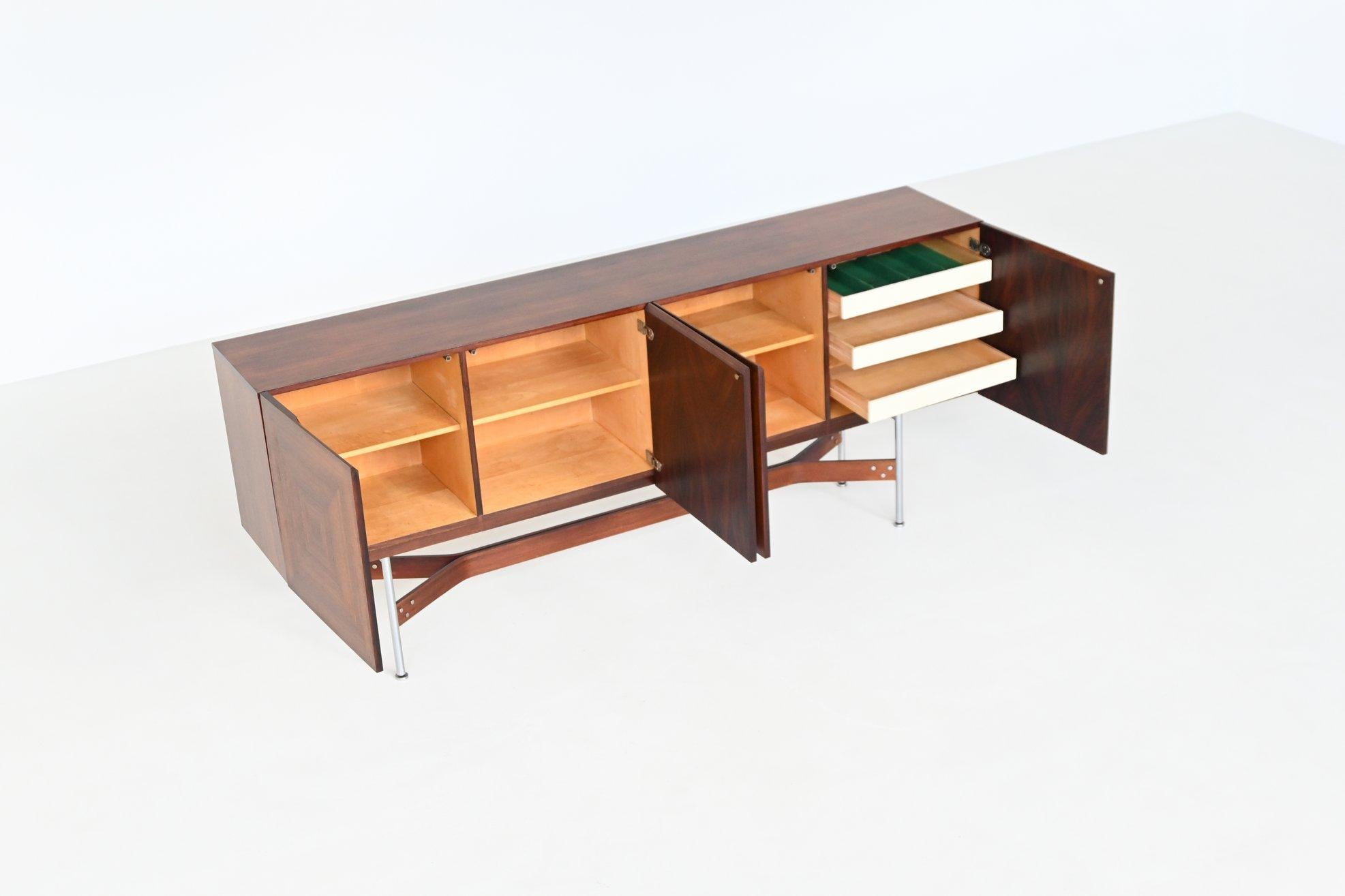 Rudolf Bernd Glatzel sideboard GLR-230 in rosewood Fristho Netherlands 1962 In Good Condition For Sale In Etten-Leur, NL