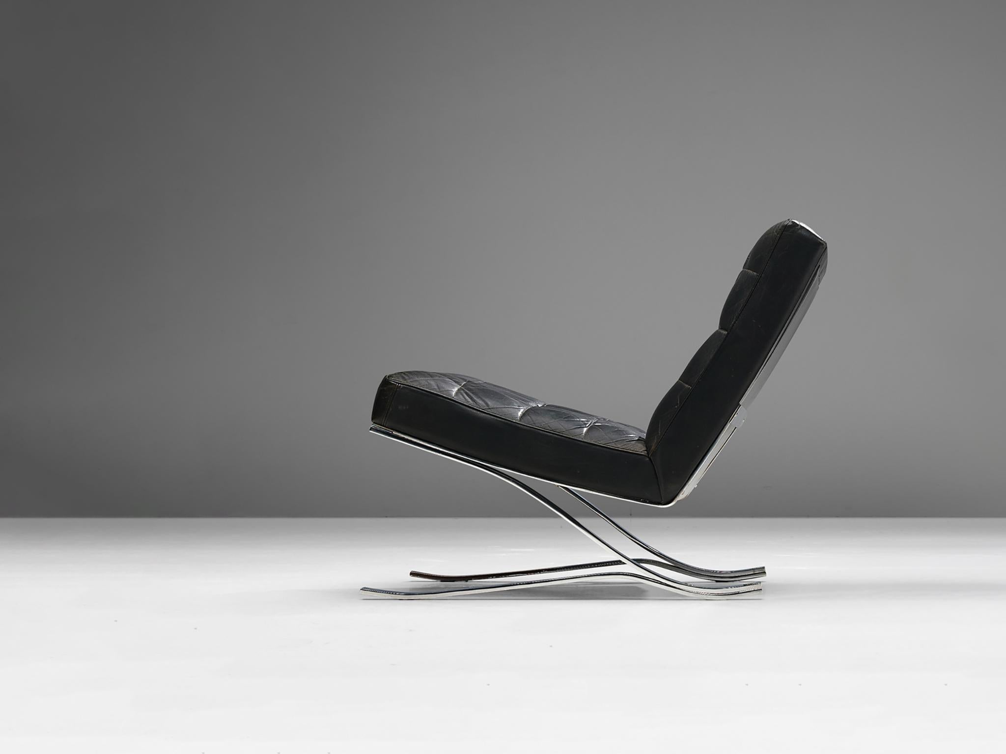German Rudolf Horn for Rölf Cantilever Lounge Chair in Black Leather and Steel For Sale