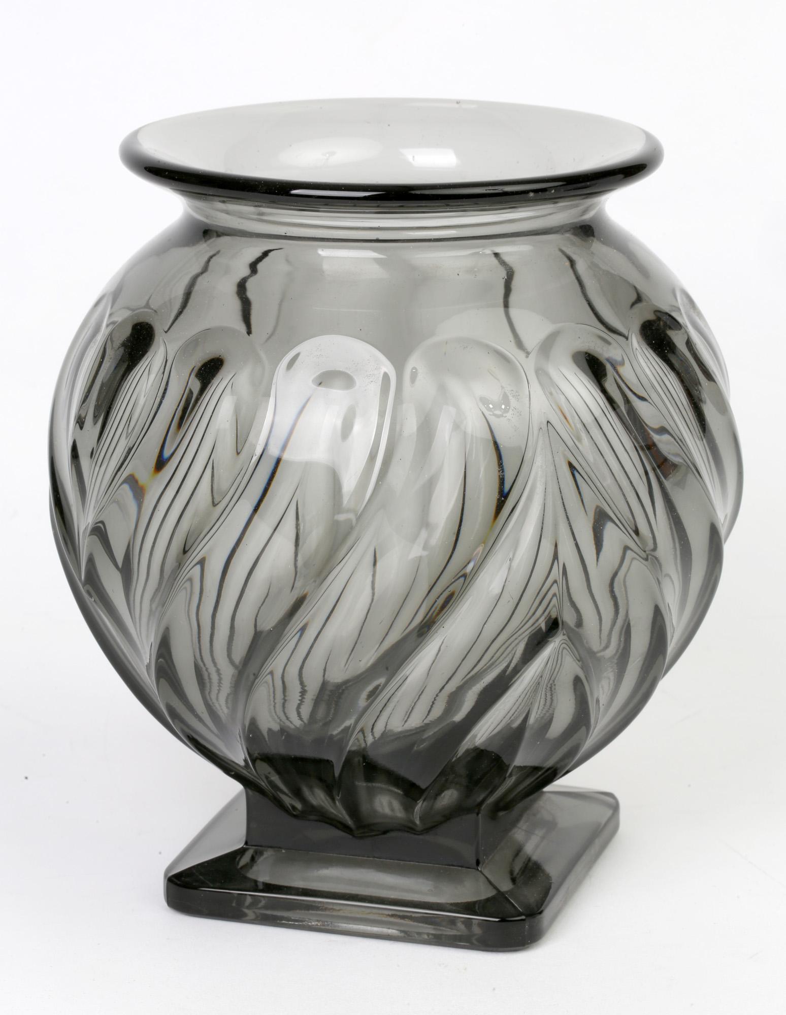 Rudolf Schrötter for Inwald Art Deco Grey Green Moulure Moderne Art Glass Vase For Sale 2