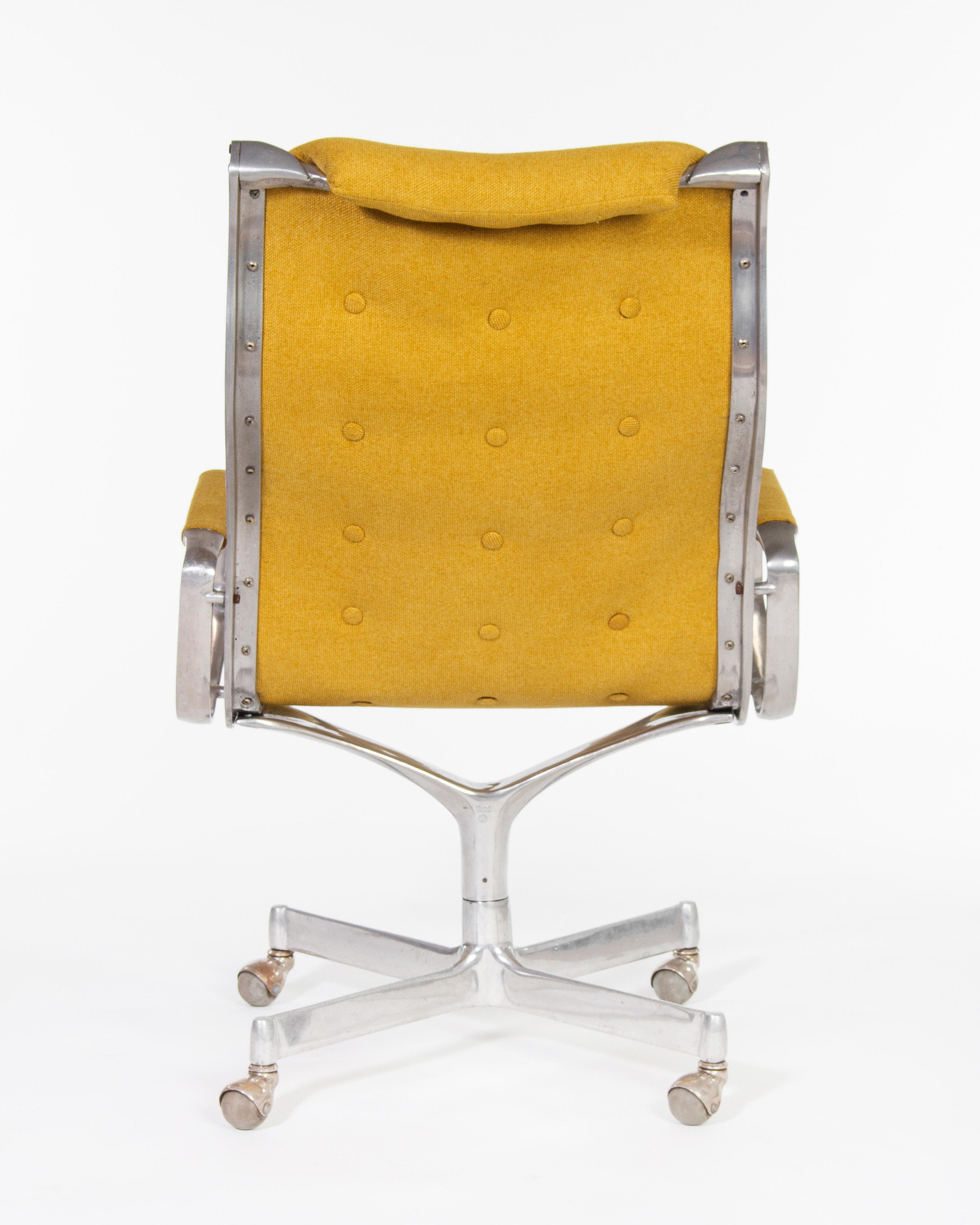 Mid-Century Modern Rudolf Szedleczky Design Swivel Chair in Yellow, ca. 1970s