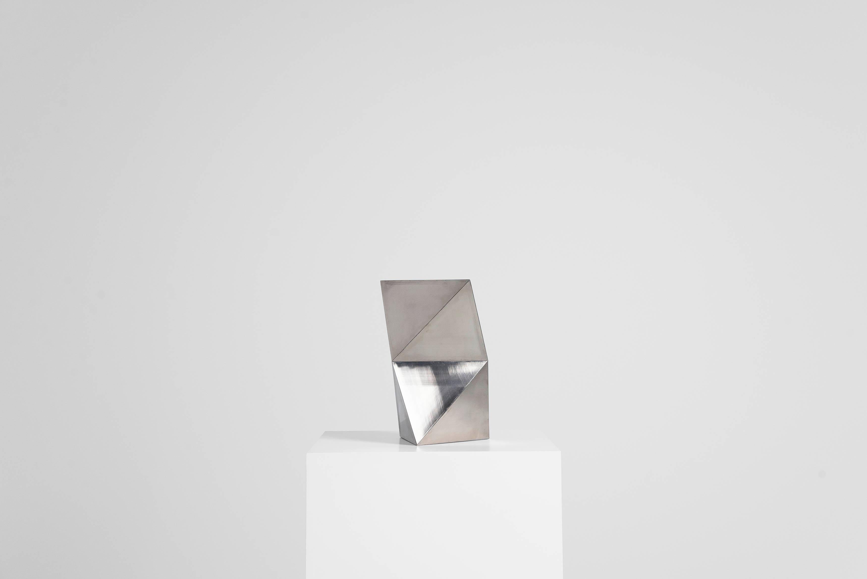 Néerlandais Rudolf Wolf - Sculpture géométrique en acier inoxydable 1981 en vente