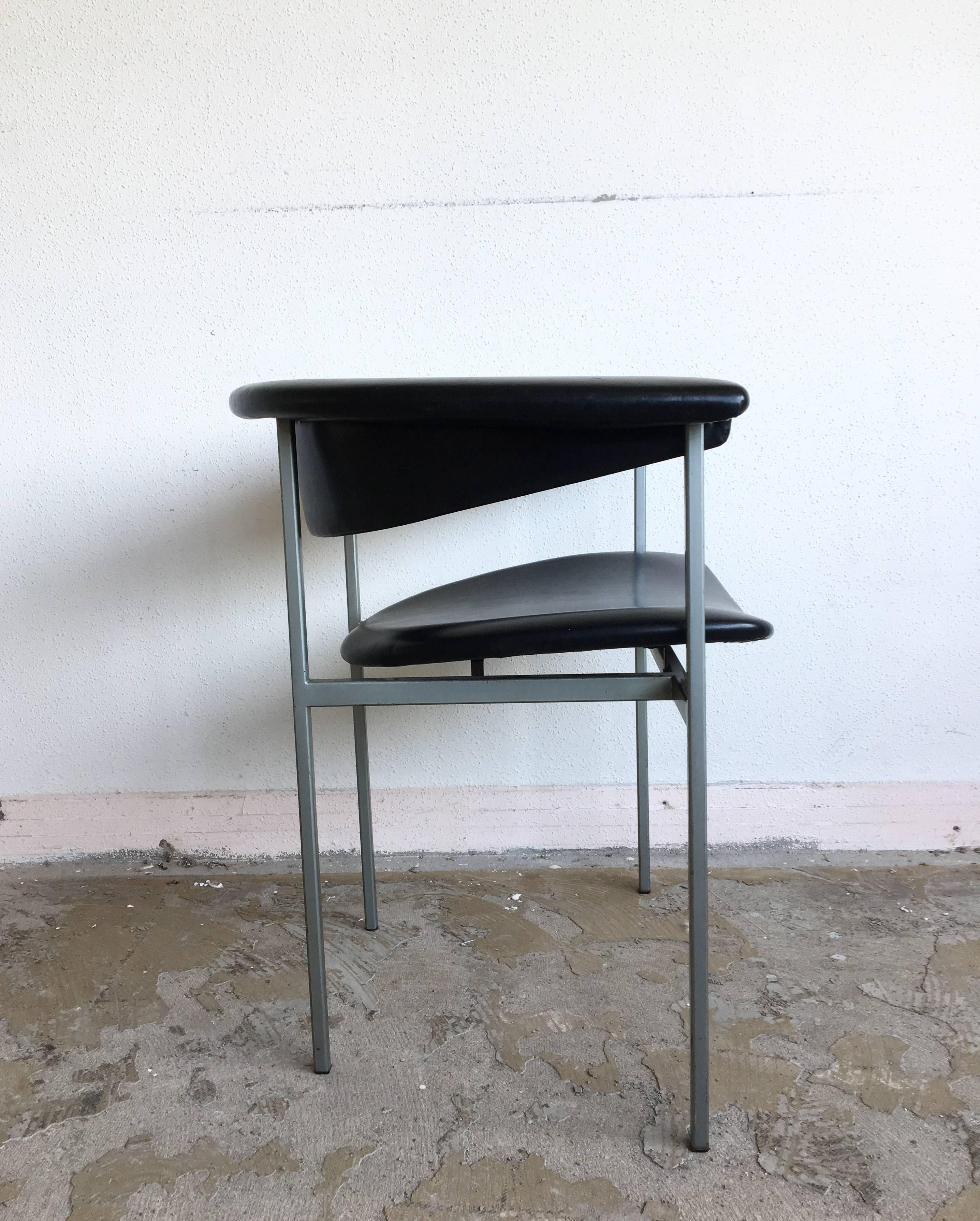 Rudolf Wolf, paire de fauteuils en métal noir au design hollandais, modèle Gamma, années 1960 en vente 1