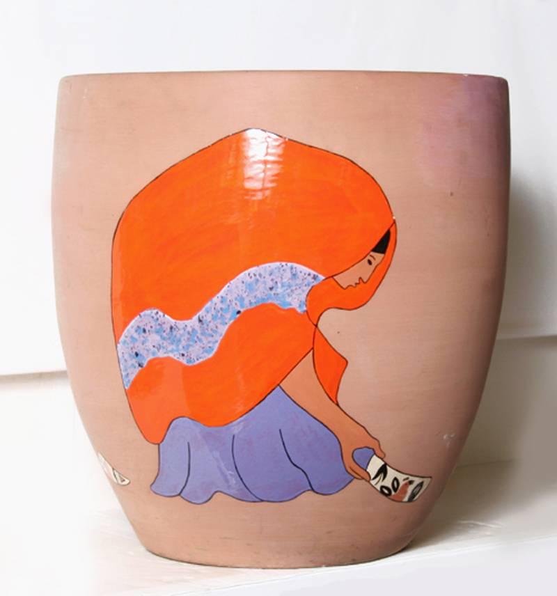 Shard Picker, glasierte Terrakotta-Keramik von R.C. Gorman aus Gorman