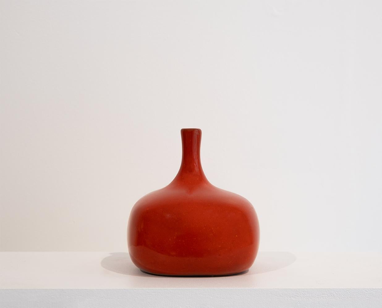 Mid-Century Modern RUELLAND Jacques and Dani collectible vase red For Sale