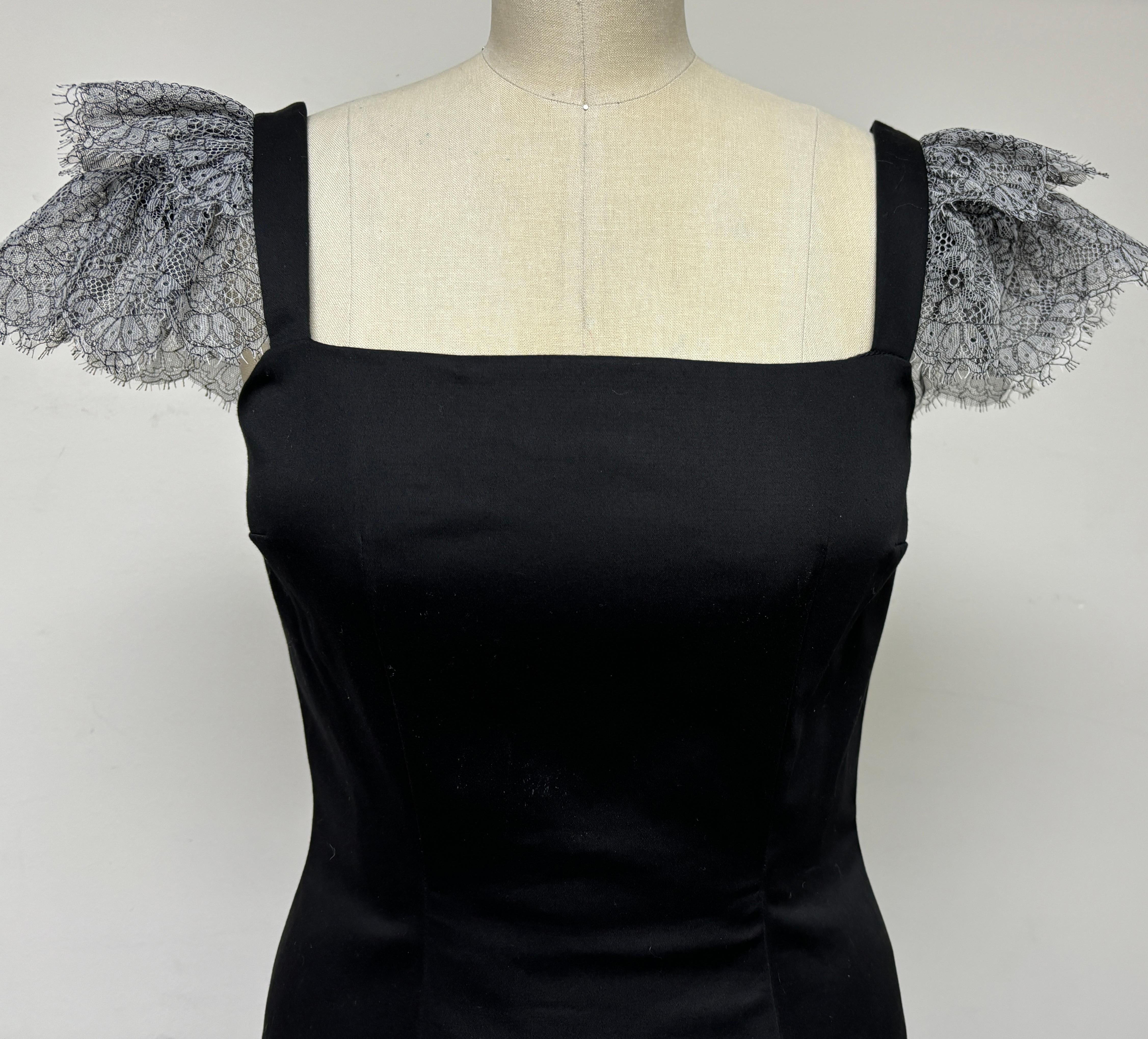 French Lace Ruffle Sleeve Slim Black Cotton Dress In Excellent Condition For Sale In Los Angeles, CA
