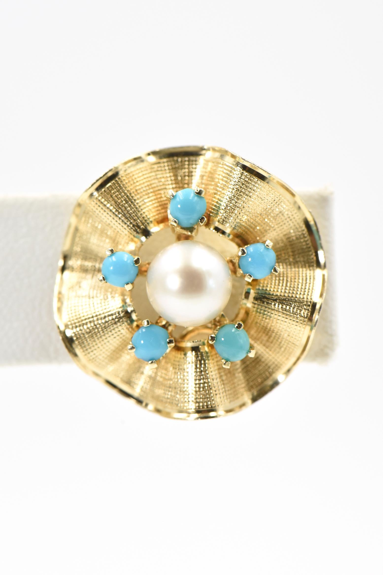 Ruffled Turquoise and Pearl Flower Gold Clip-On Earrings In Good Condition In Miami Beach, FL