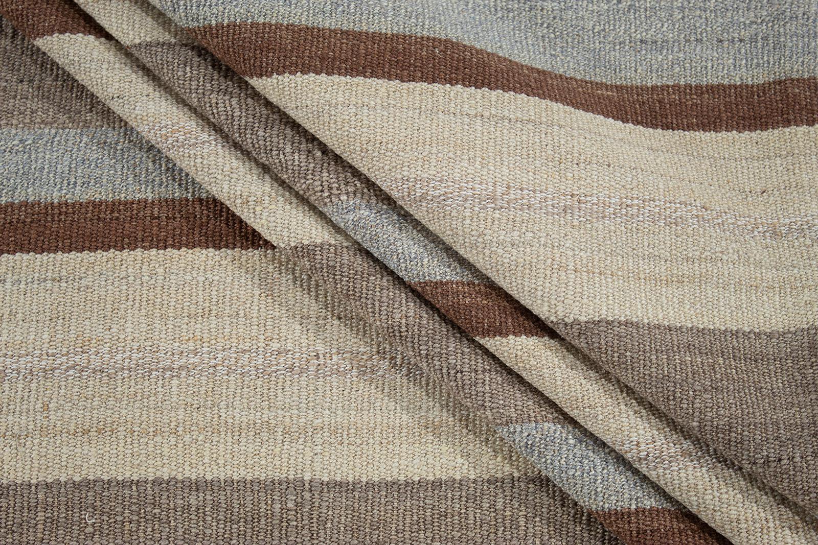 Mid-Century Modern Style Minimalist Striped Flatweave Rug  In New Condition For Sale In New York, NY